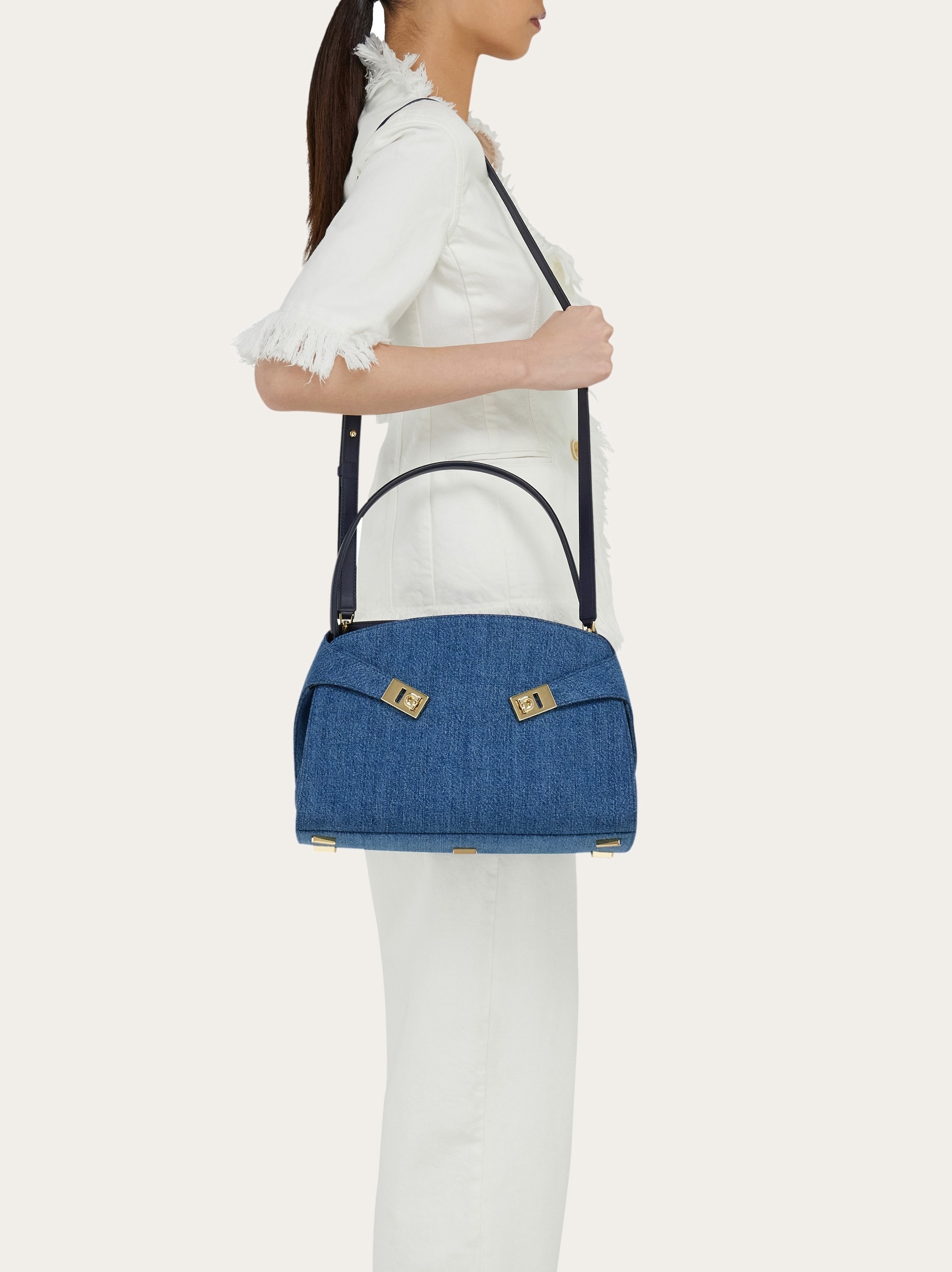 Hug Soft shoulder bag (M) - 9