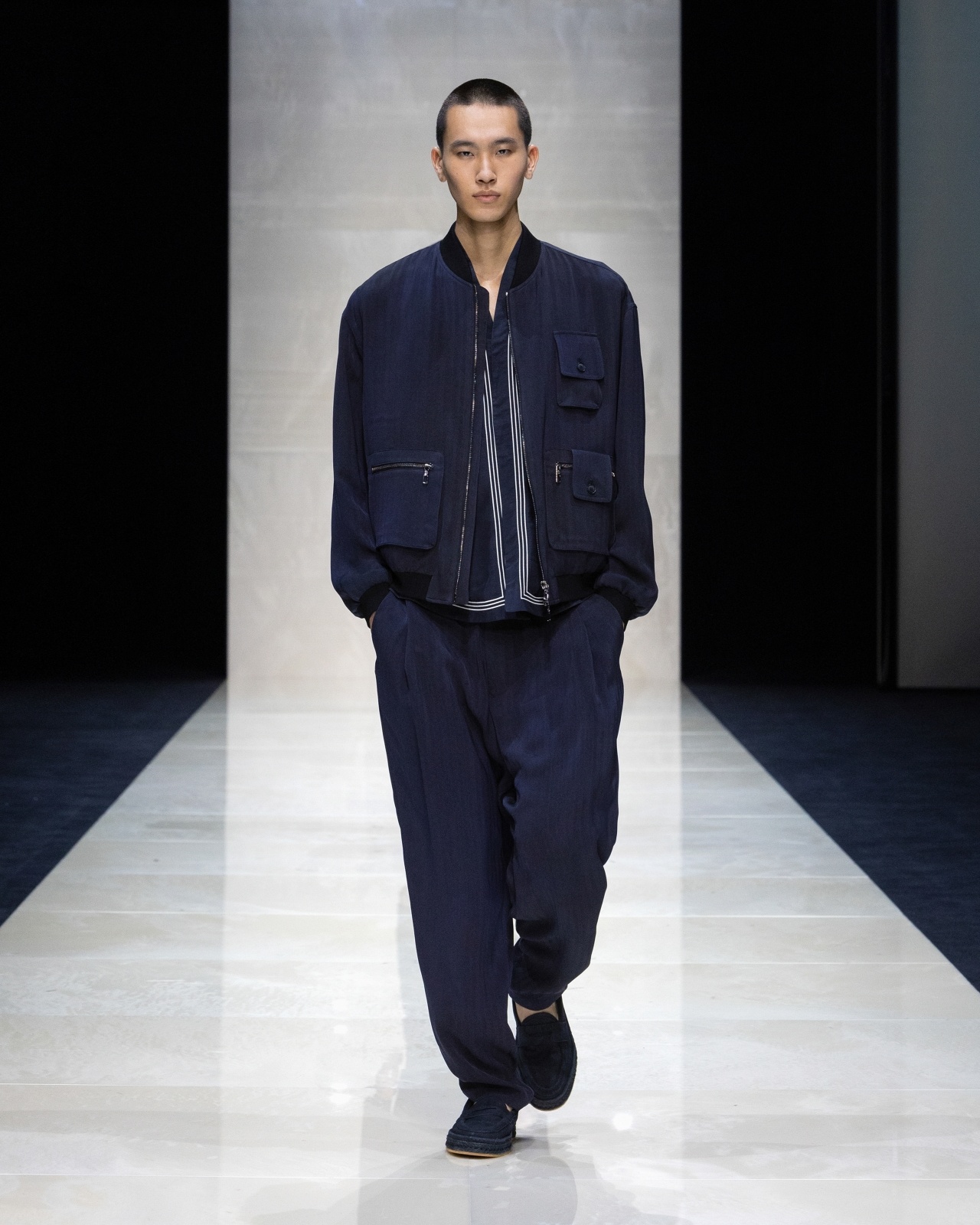 FLAT-FRONT TROUSERS IN CHEVRON JACQUARD VISCOSE - 6