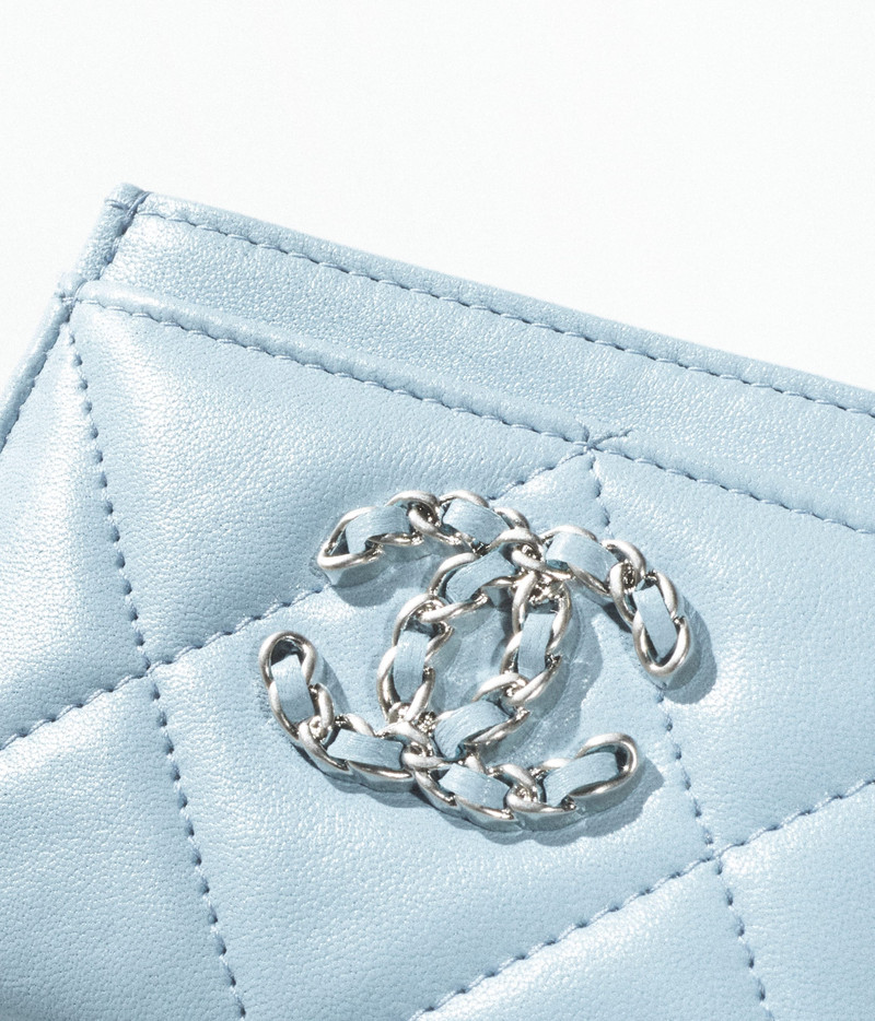 CHANEL 19 Card Holder 4