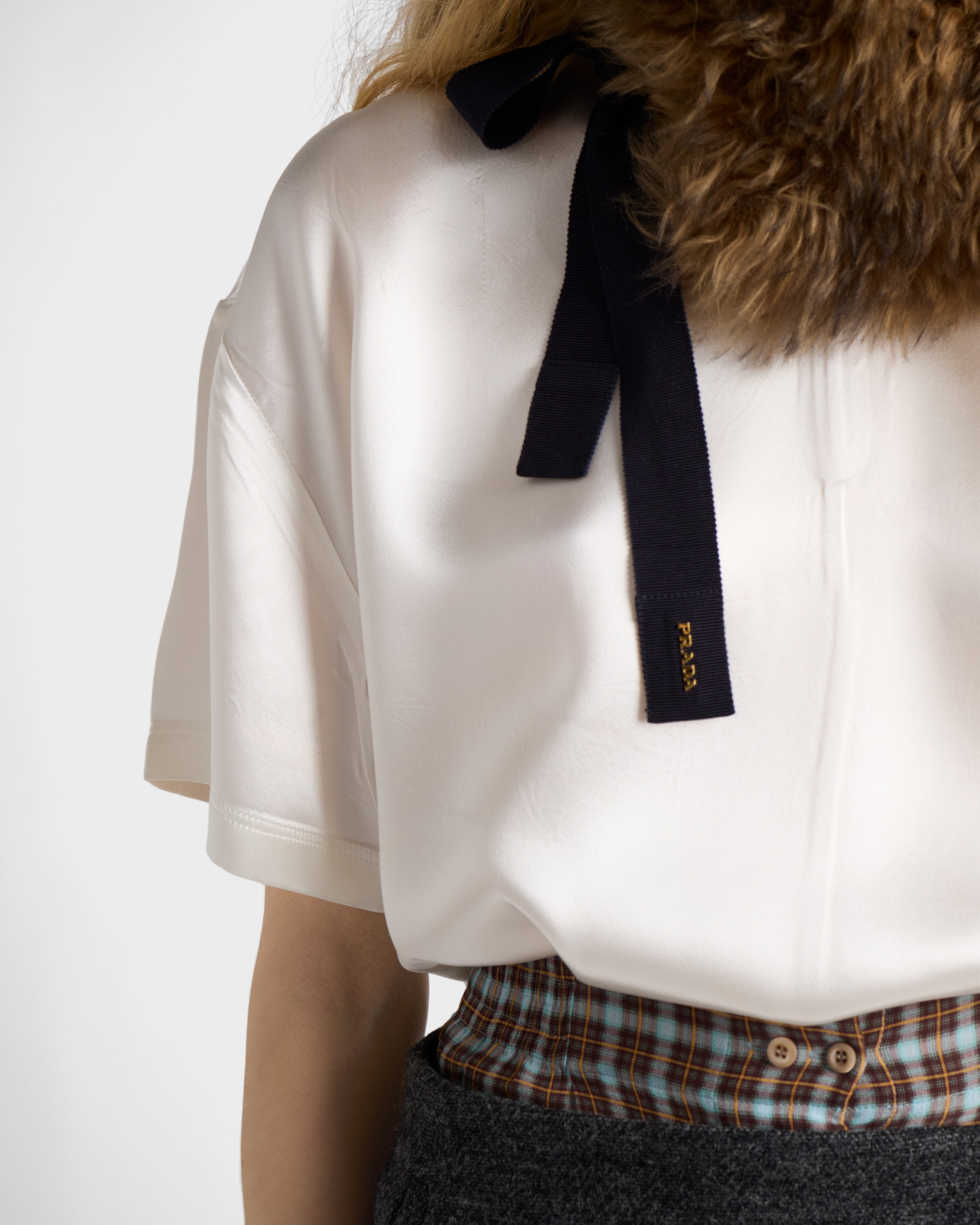 Short-sleeved satin top - 4