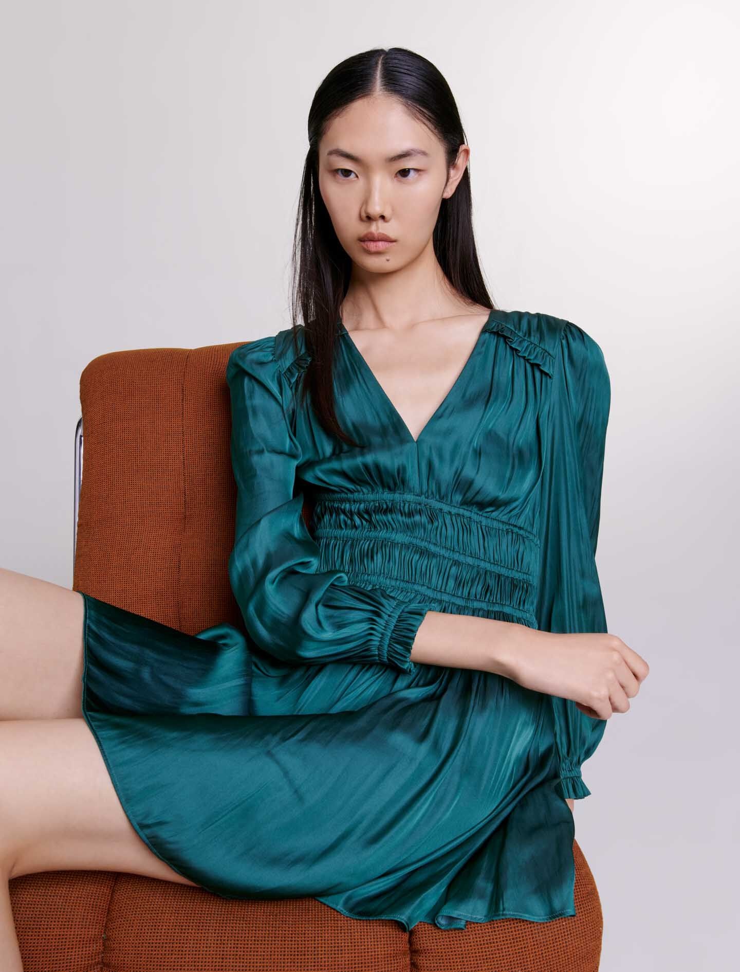 Short satin dress - 3
