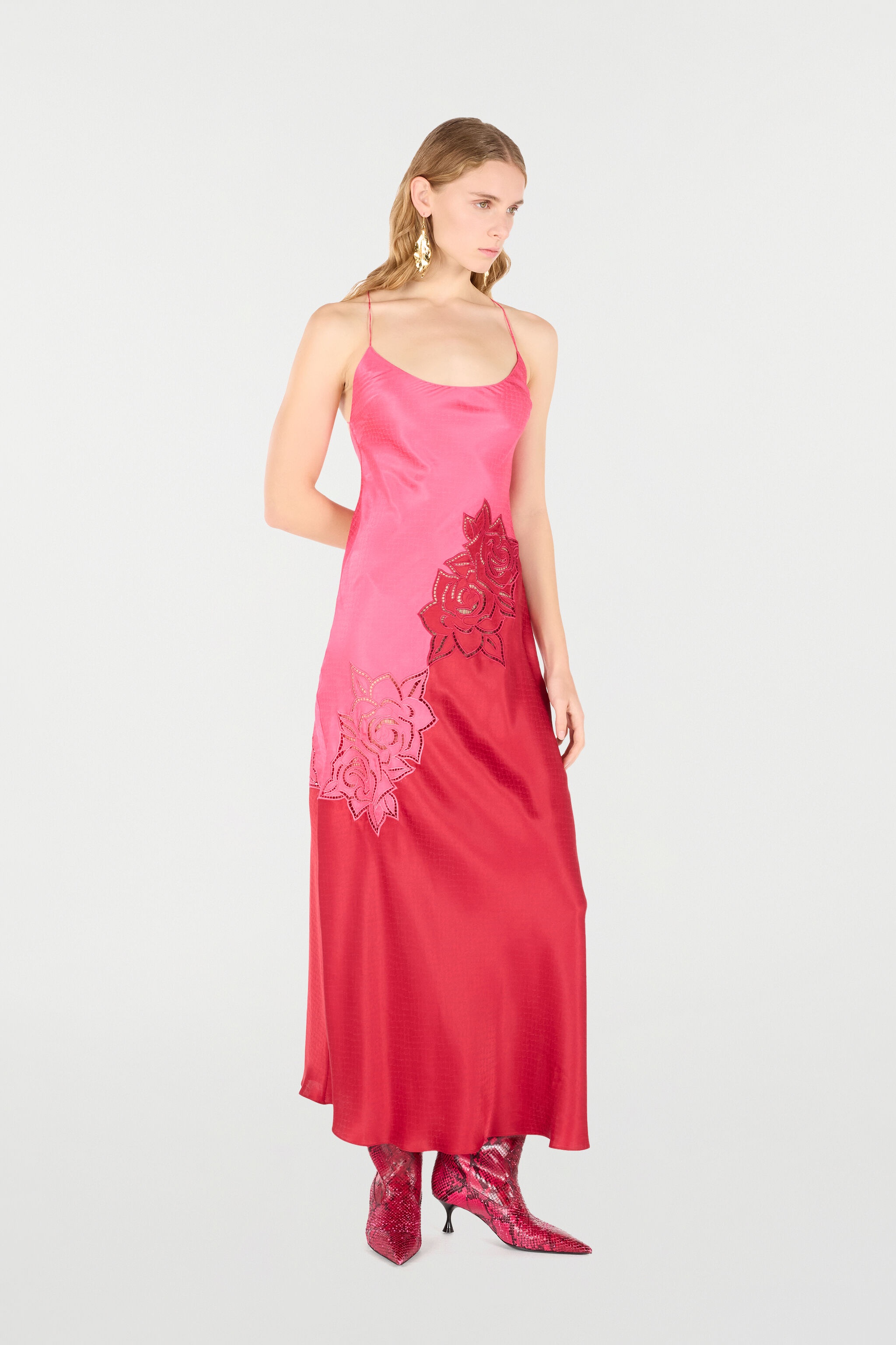 Long Dress With Perforated Rose Pattern - 3