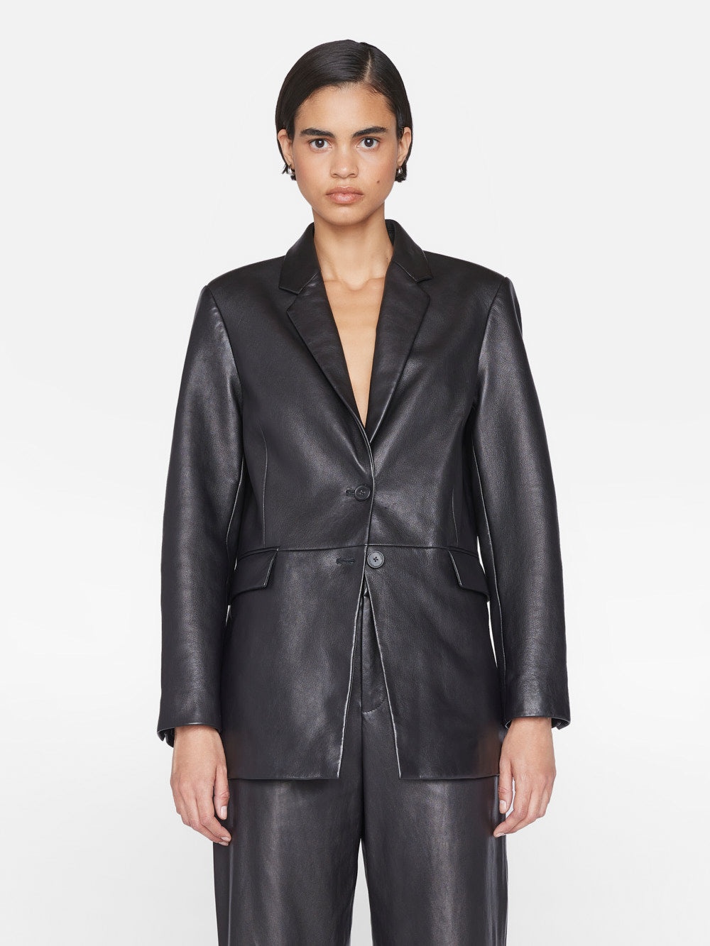 The Oversized Leather Blazer in Noir - 9