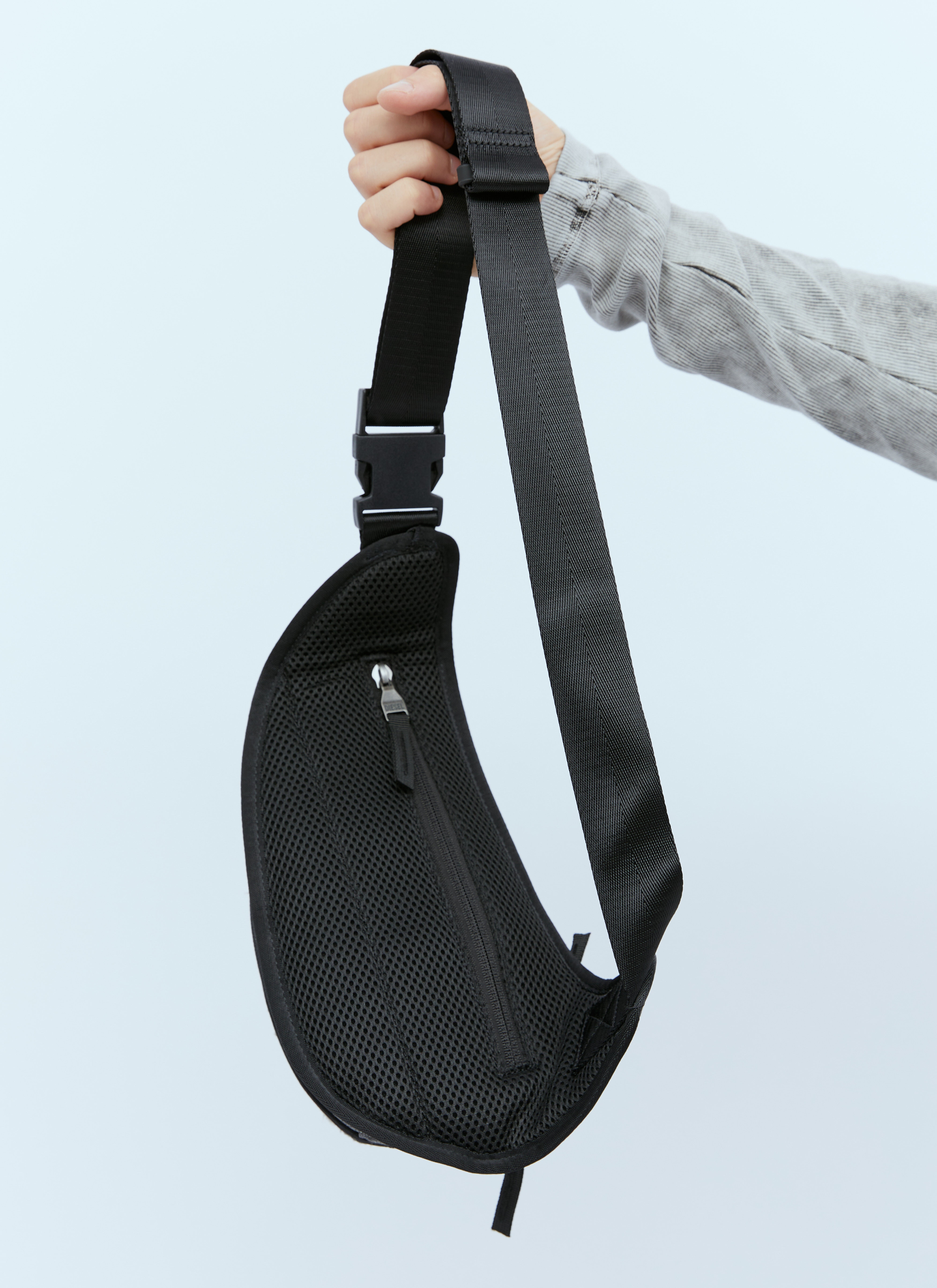 【DIESEL】1DR-POD CROSSBODY Diesel – 1DR-Pod Crossbody Bag Black