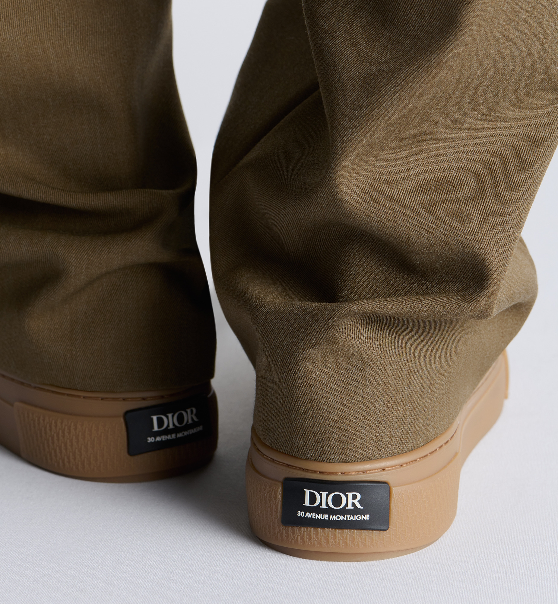 B33 Spin Sneaker - 3