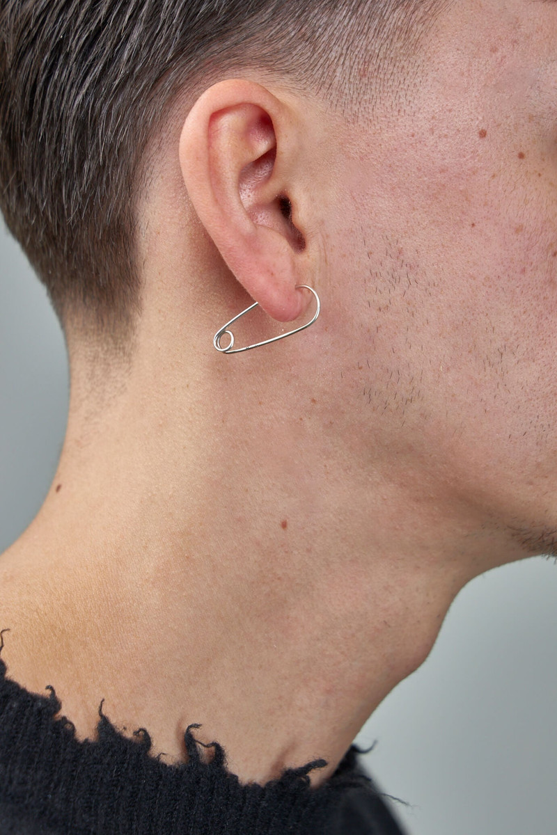 Werkstatt München Earrings Safety Pin Fine outlook