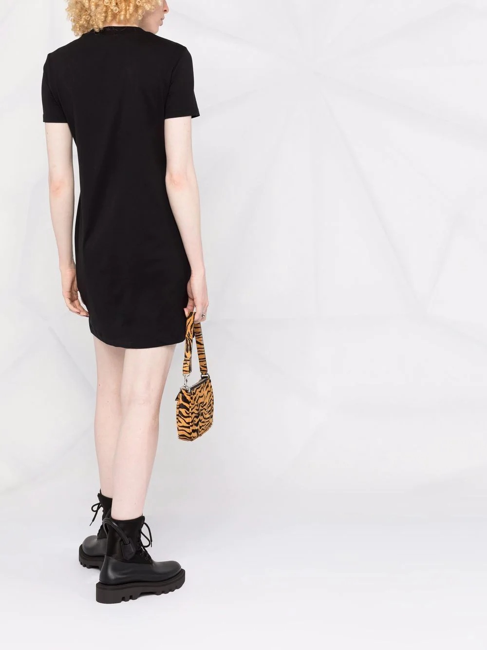 sequin-logo T-shirt dress - 6