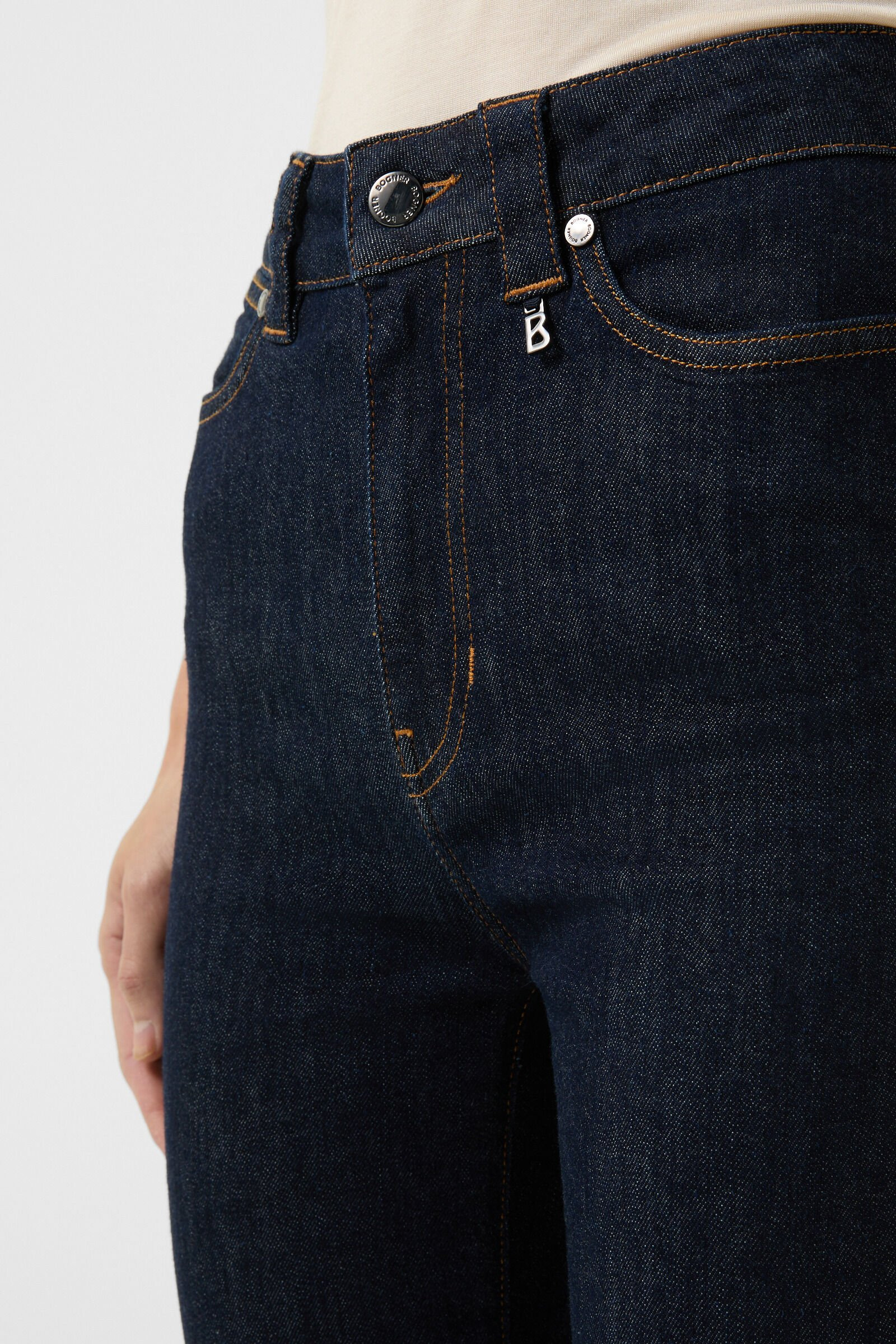 Flared fit jeans Devin in Dark Denim Blue - 5