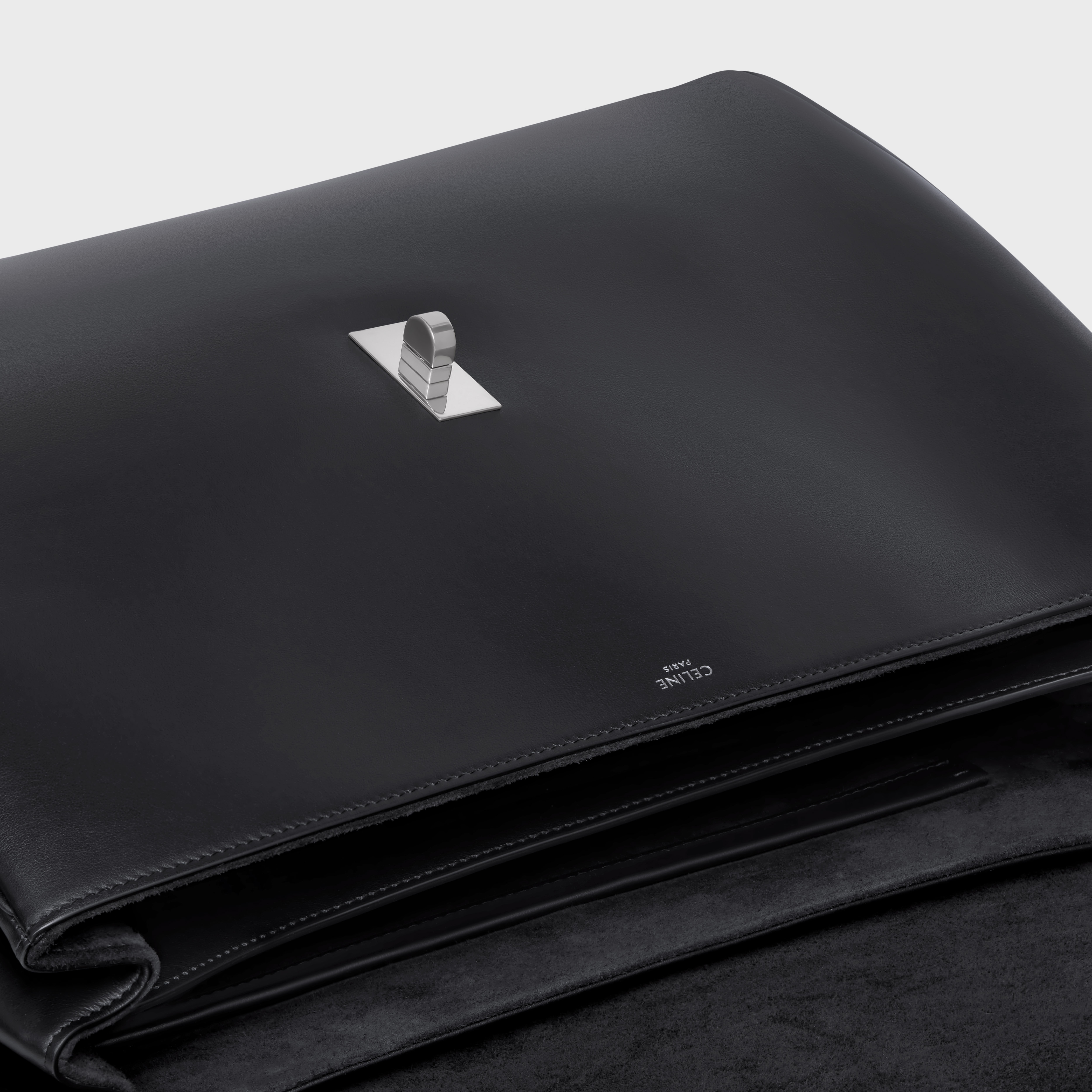 "24h" 16 bag in Smooth Calfskin - 4