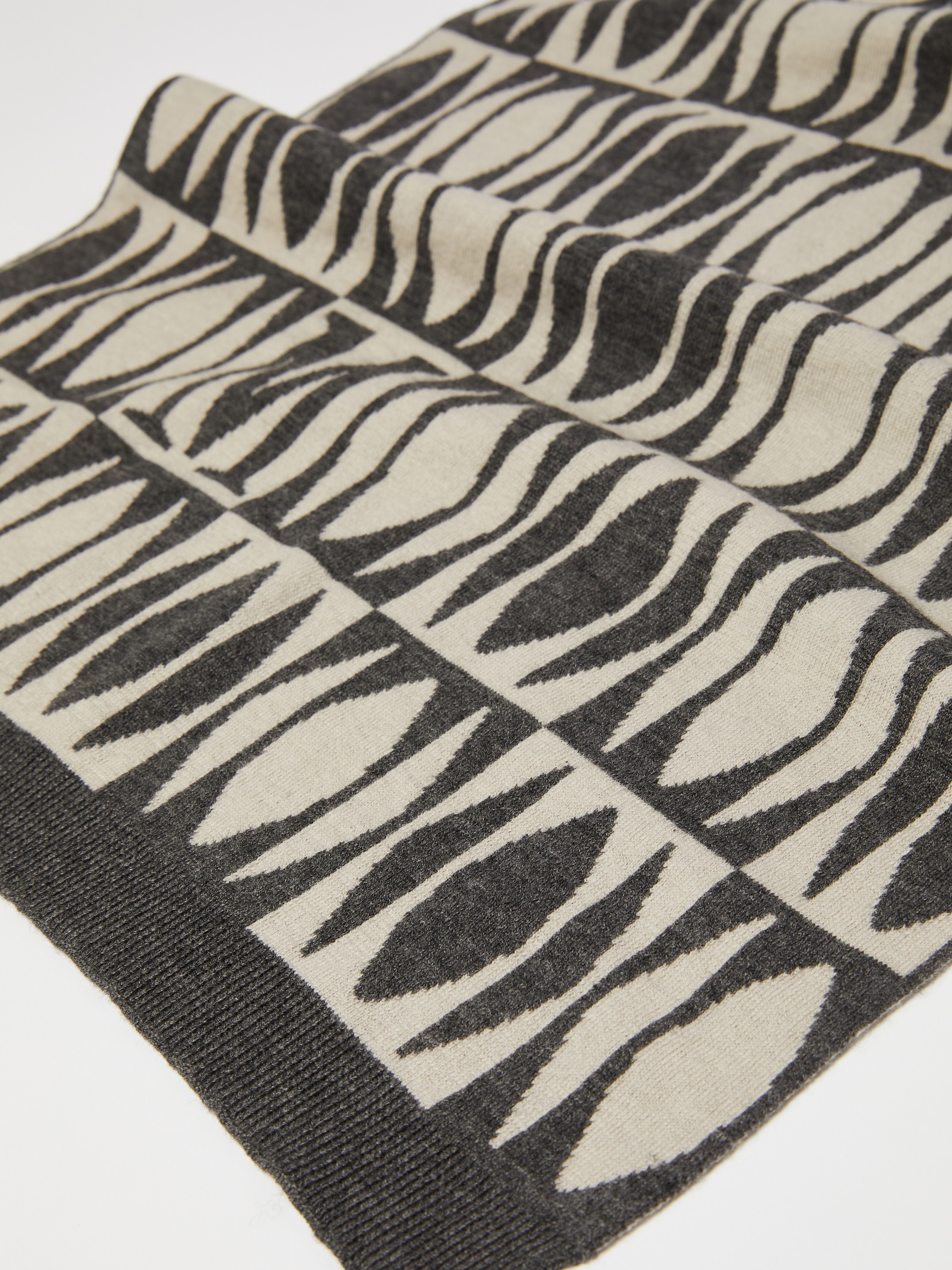 DAVY Wool and cashmere jacquard scarf - 3