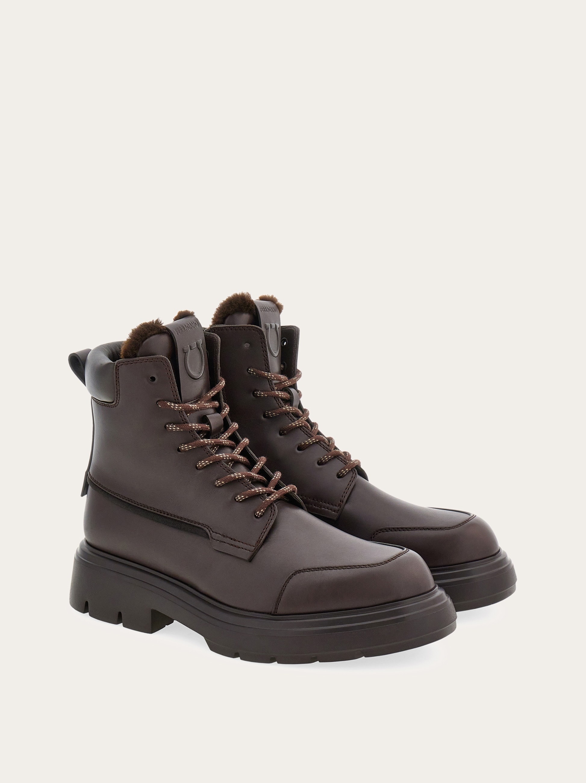 Combat boot with maxi-tongue - 4