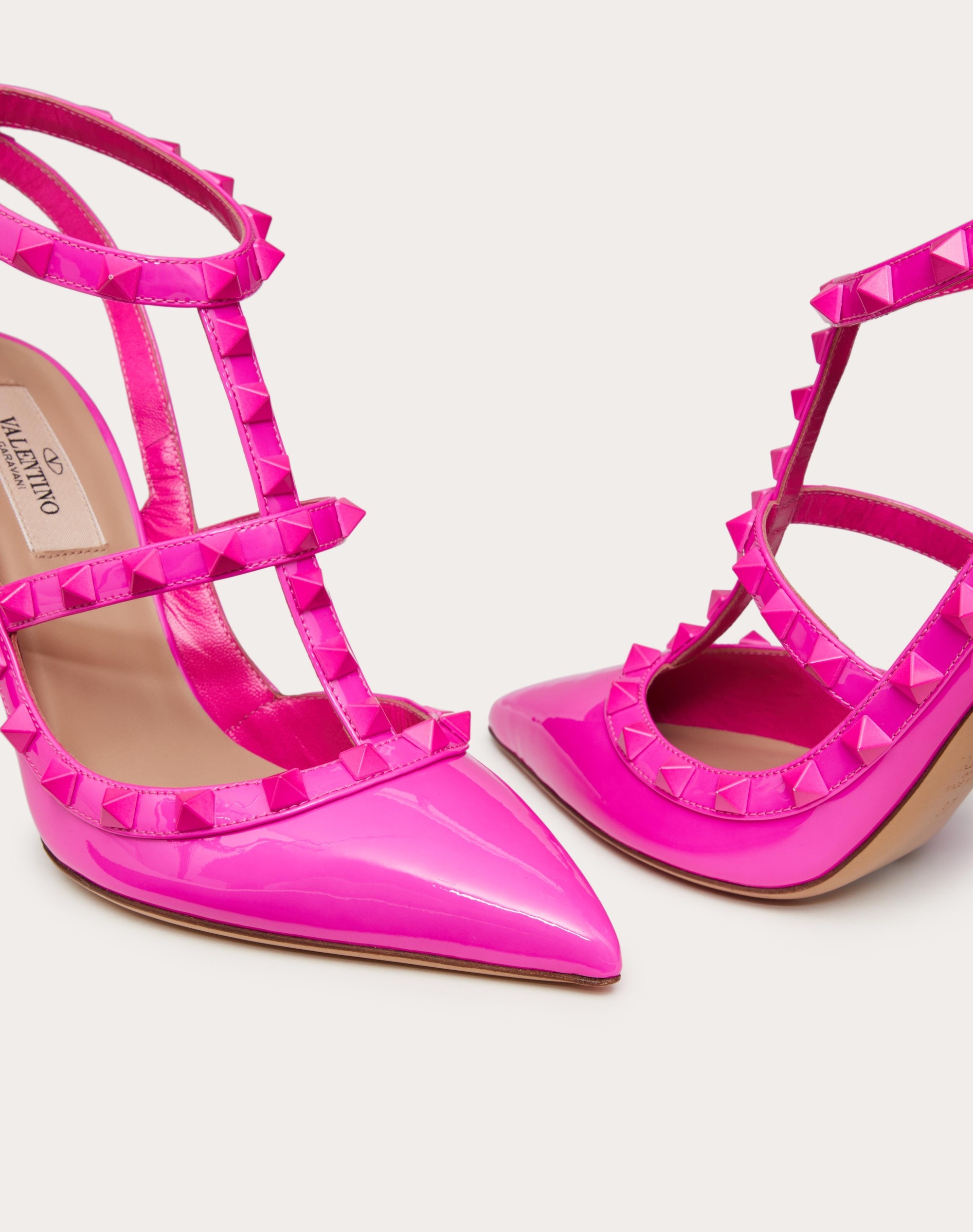 ROCKSTUD ANKLE STRAP PATENT-LEATHER PUMP WITH TONAL STUDS 100 MM - 5