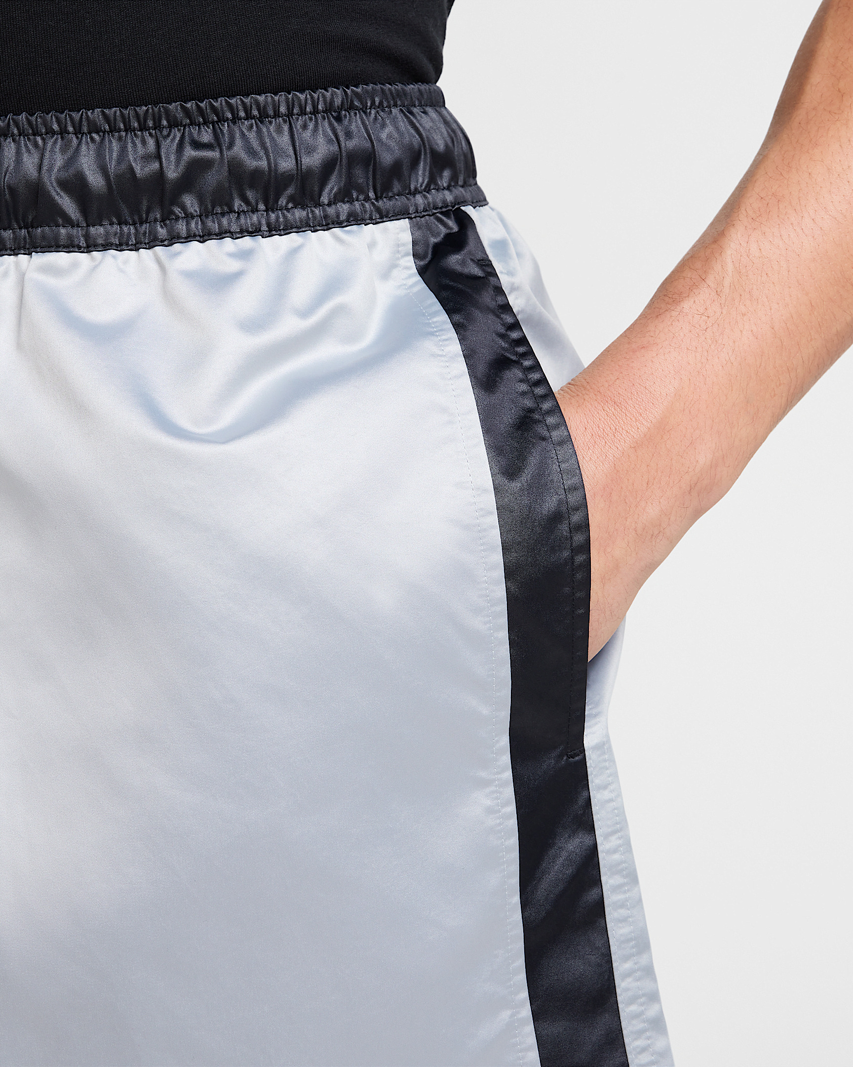 Nike Sportswear Club Men's Flow Football Shorts - 6