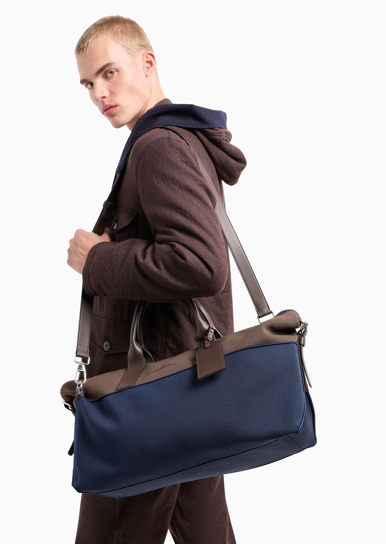 Small duffel bag in a tricot knit and leather - 8