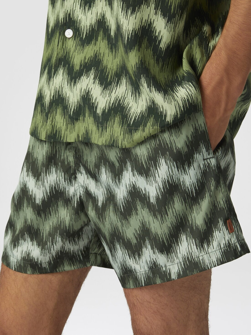 Zig zag printed swim trunks with disturbed frequency 5