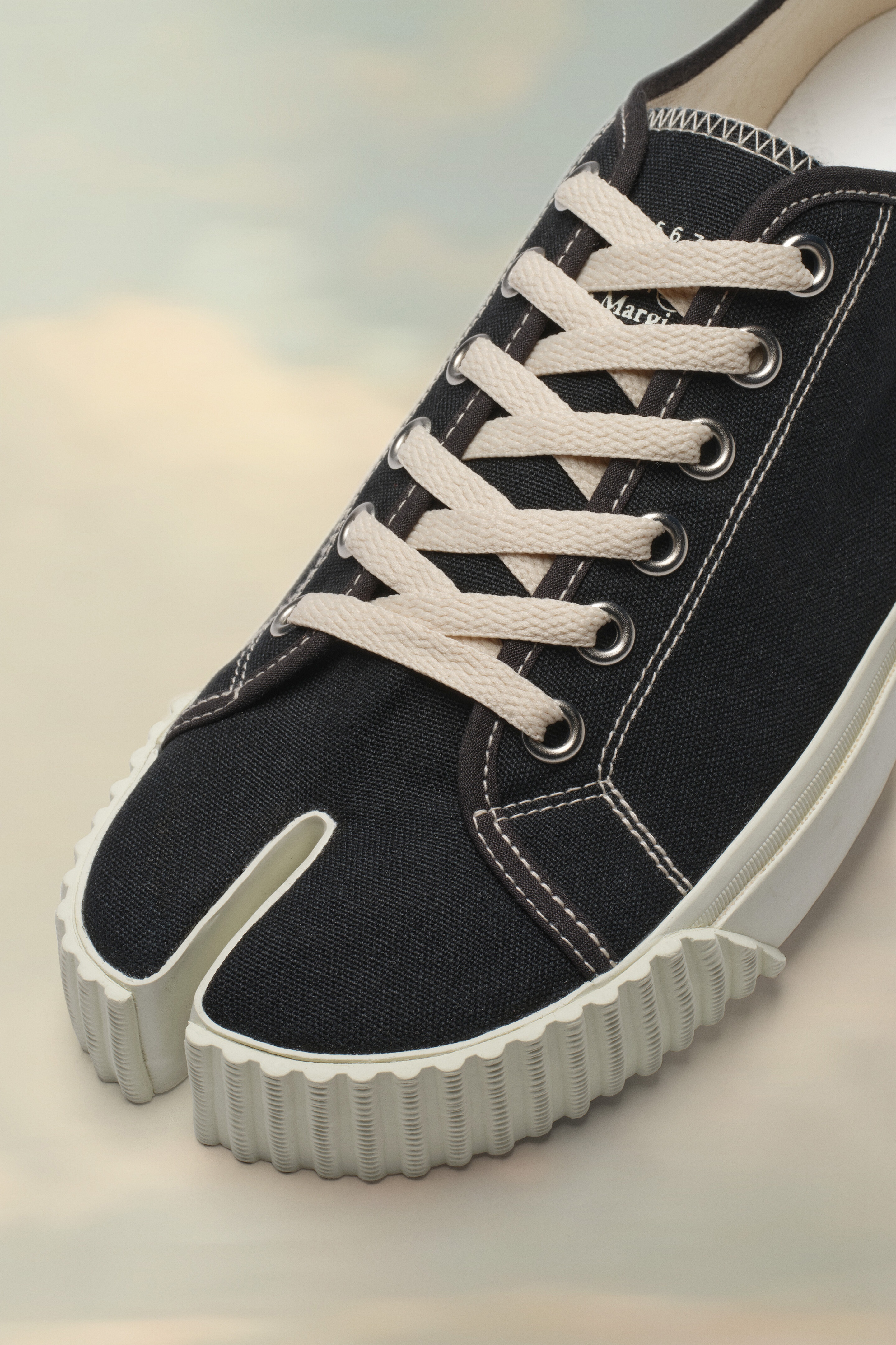 Maison Margiela★素敵！Tabi Sneakers Maison Margiela Tabi sneakers | REVERSIBLE