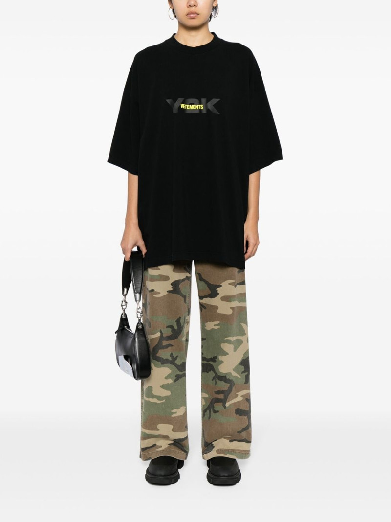 VETEMENTS logo-print cotton T-shirt outlook