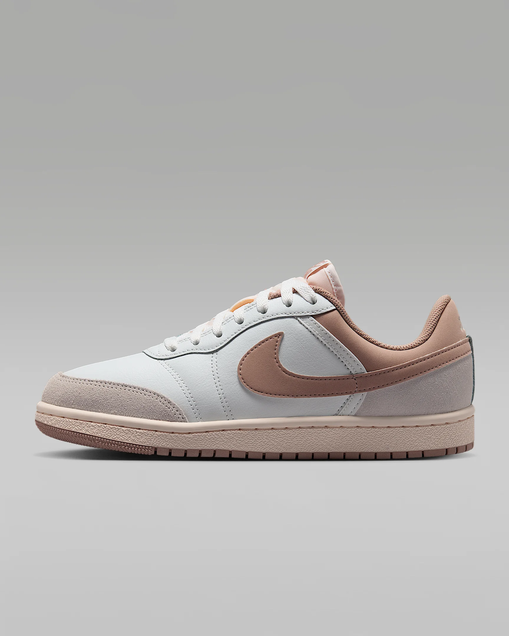 Air Jordan Skyline Low Women's Shoes - 1