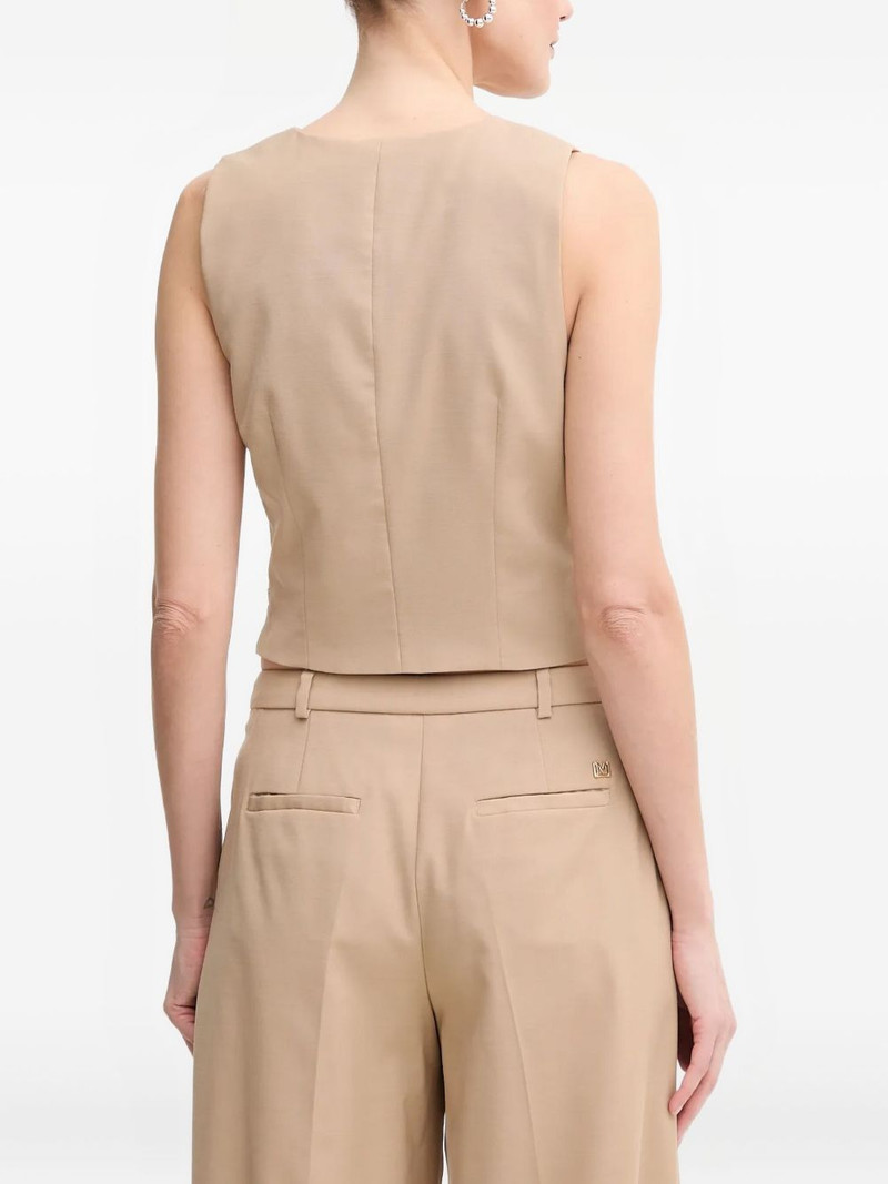 buttoned sleeveless waistcoat 3