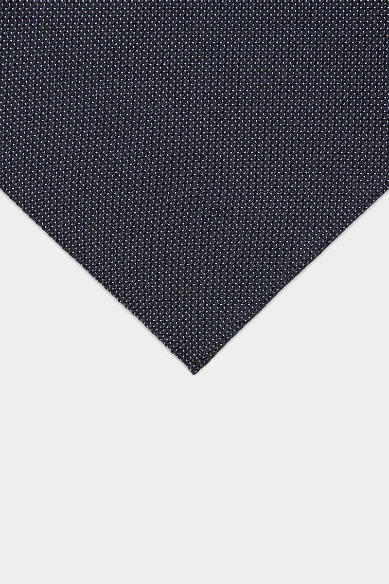 D2 CLASSIC POCKET SQUARE 3
