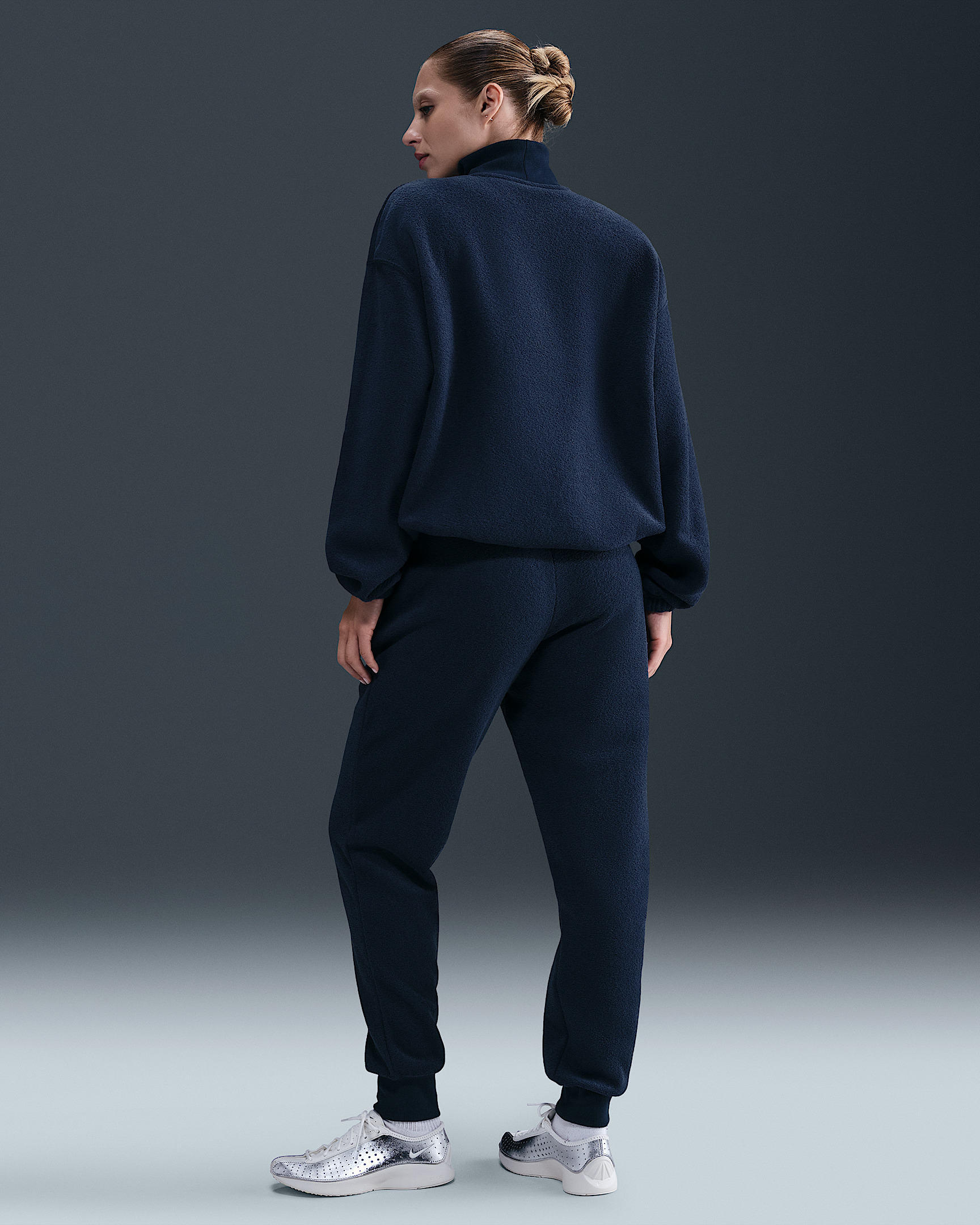 Nike Sportswear Phoenix Plush Women's Cozy Fleece Oversized Mock-Neck Top - 5