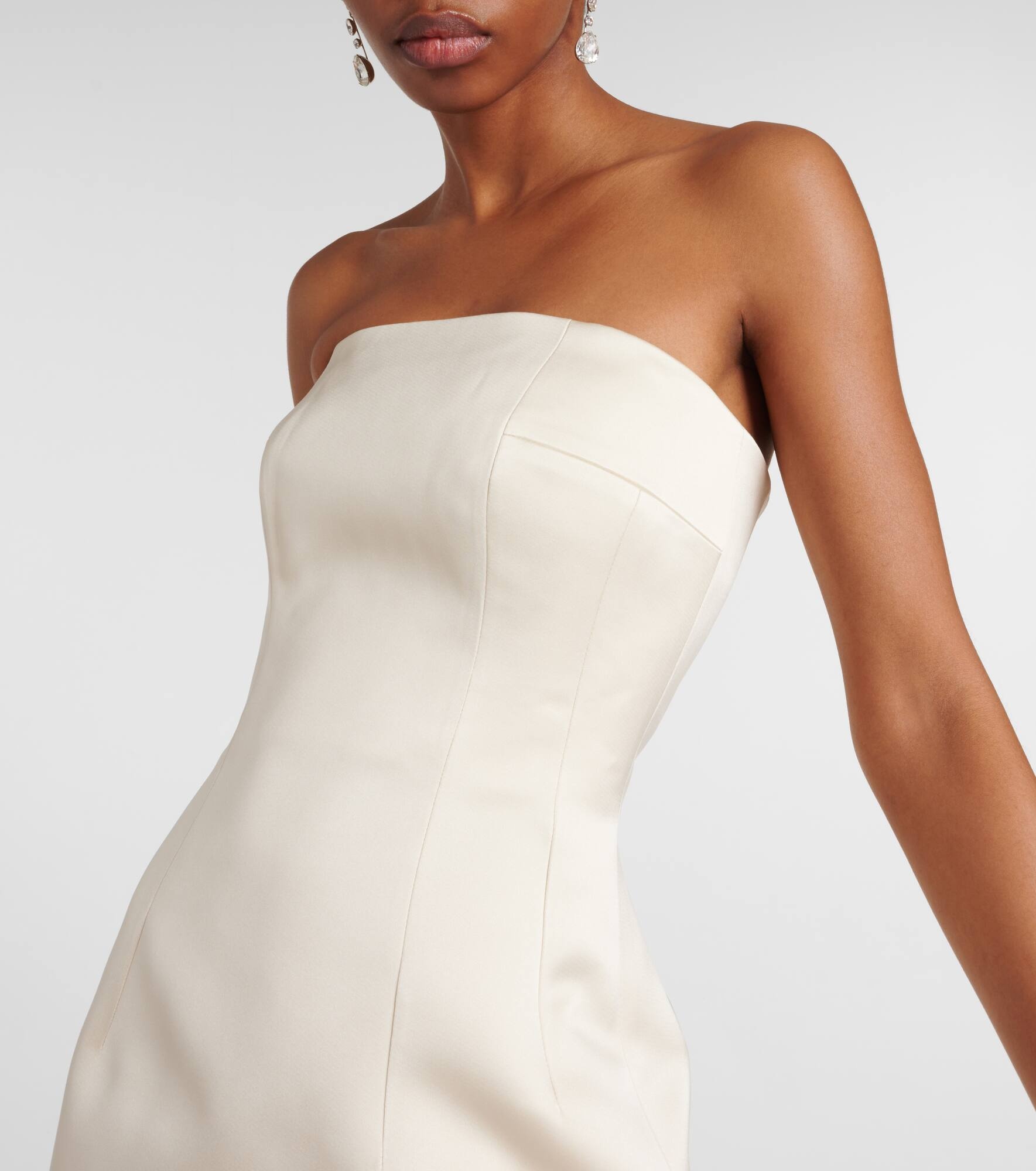 Strapless gown - 5