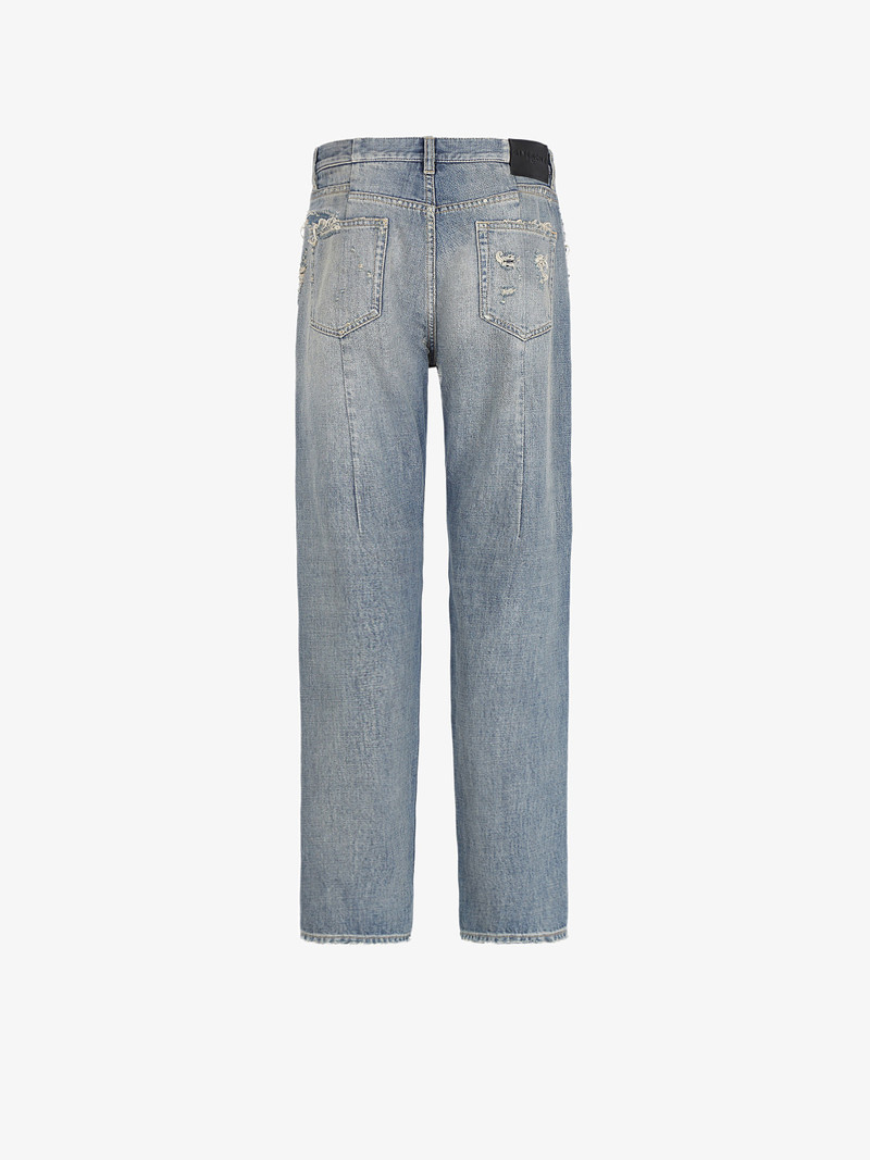 Destroyed effect jeans 4