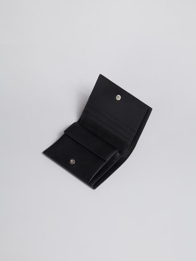 BLACK SAFFIANO LEATHER YEN AND USD BI-FOLD WALLET - 4