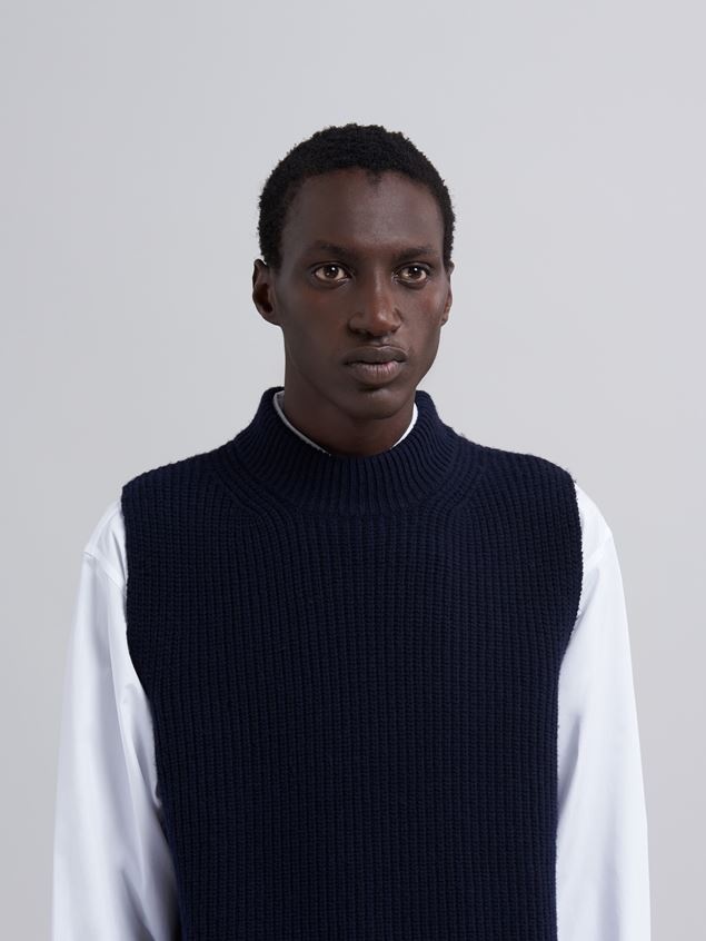 ASYMMETRIC CARDED WOOL VEST - 4