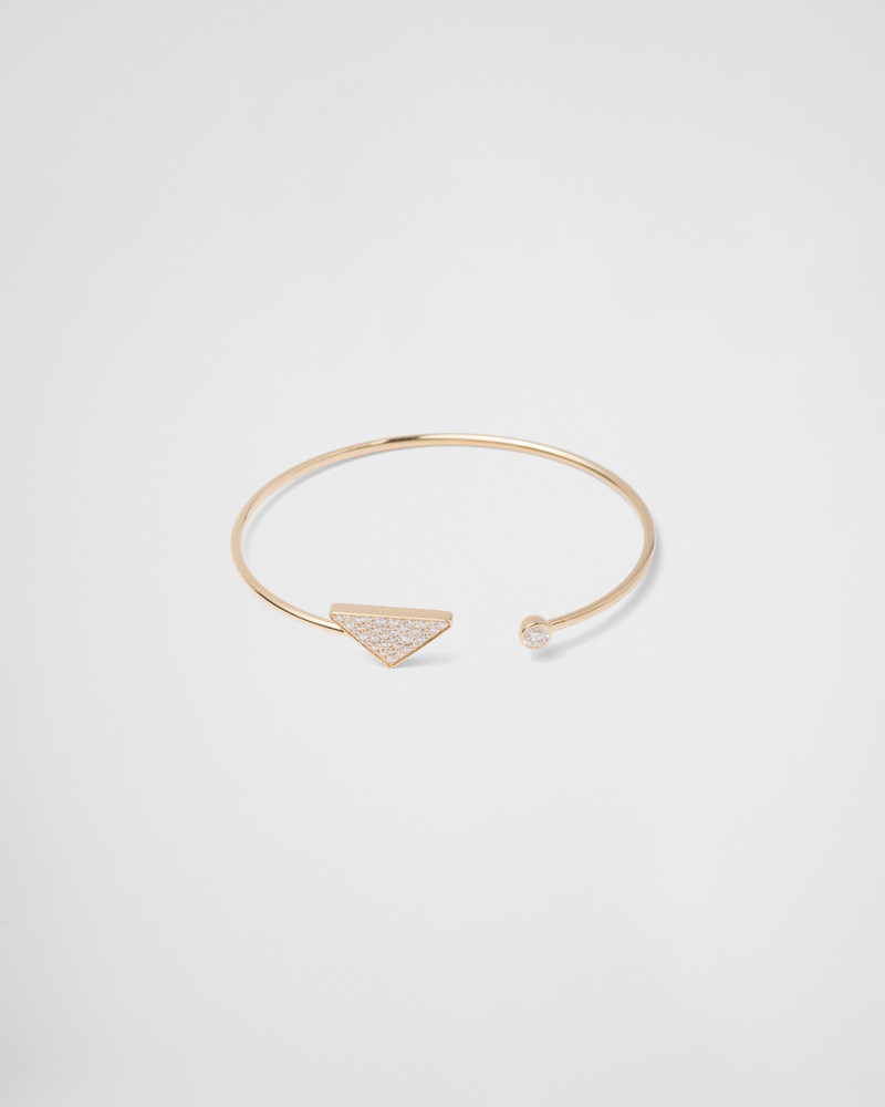 Eternal Gold bangle bracelet in yellow gold with diamonds 3