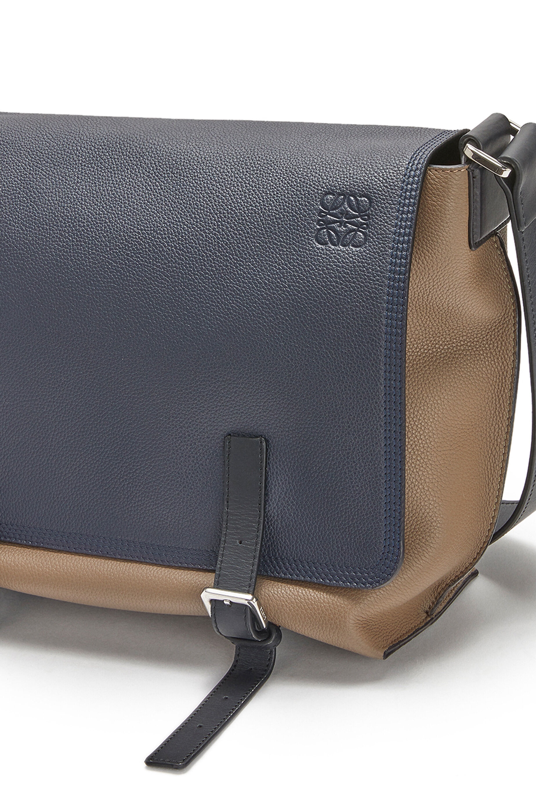 Small Military Messenger bag in calfskin - 4