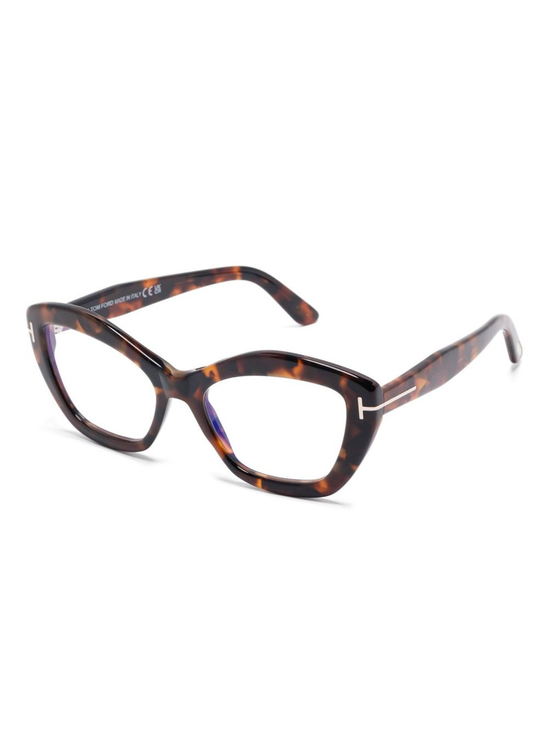 TOM FORD cat-eye glasses outlook