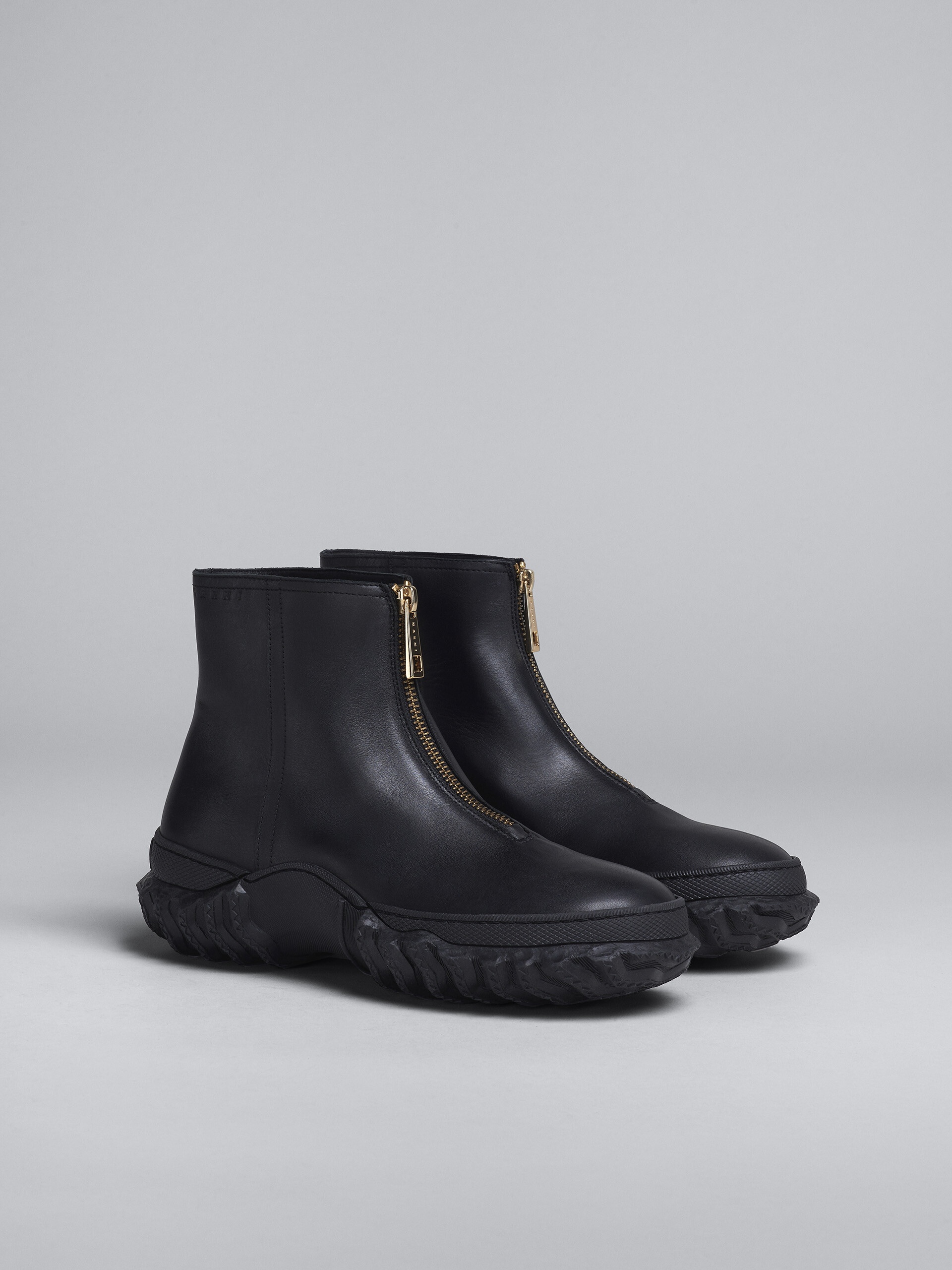 BLACK LEATHER BOOTIE - 2