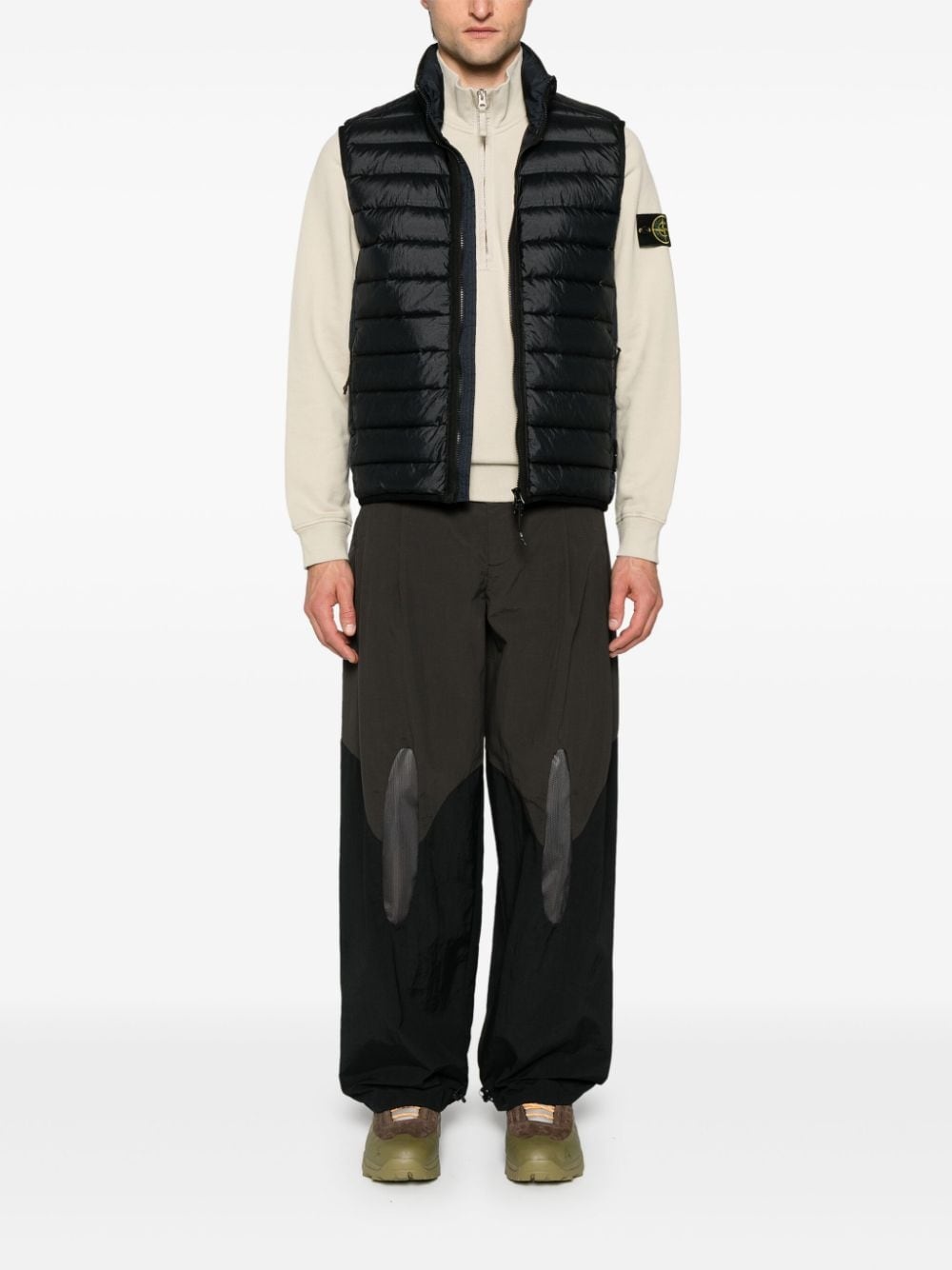 Compass-badge padded gilet - 2