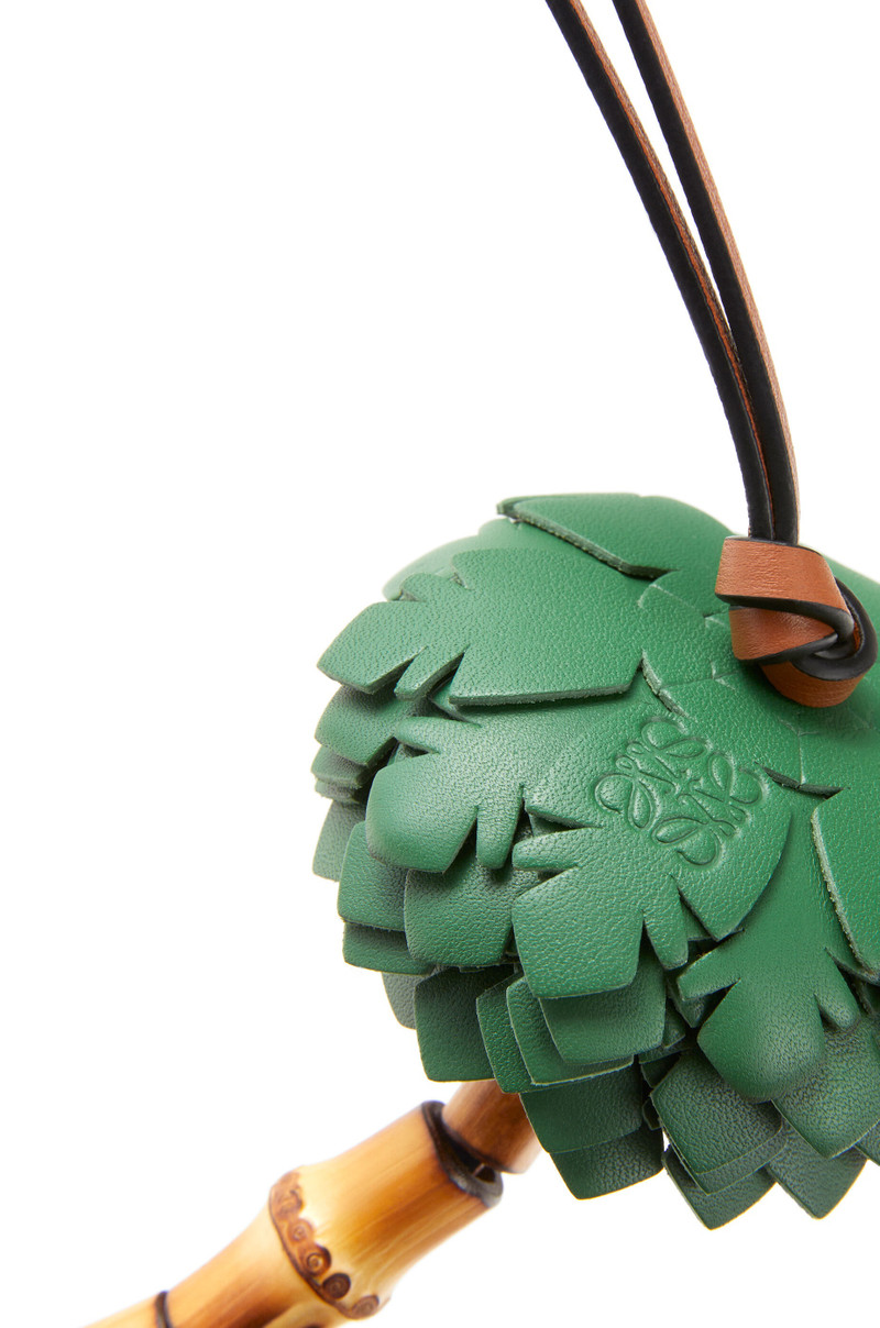Palm charm in calfskin and bamboo 3