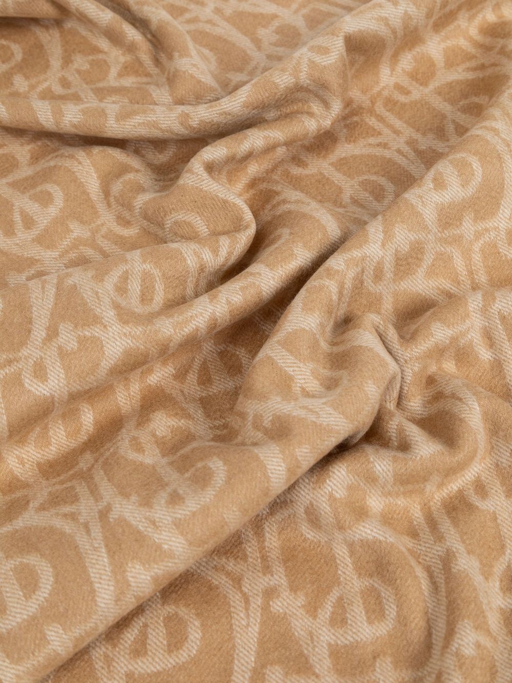 B Charm scarf - 3