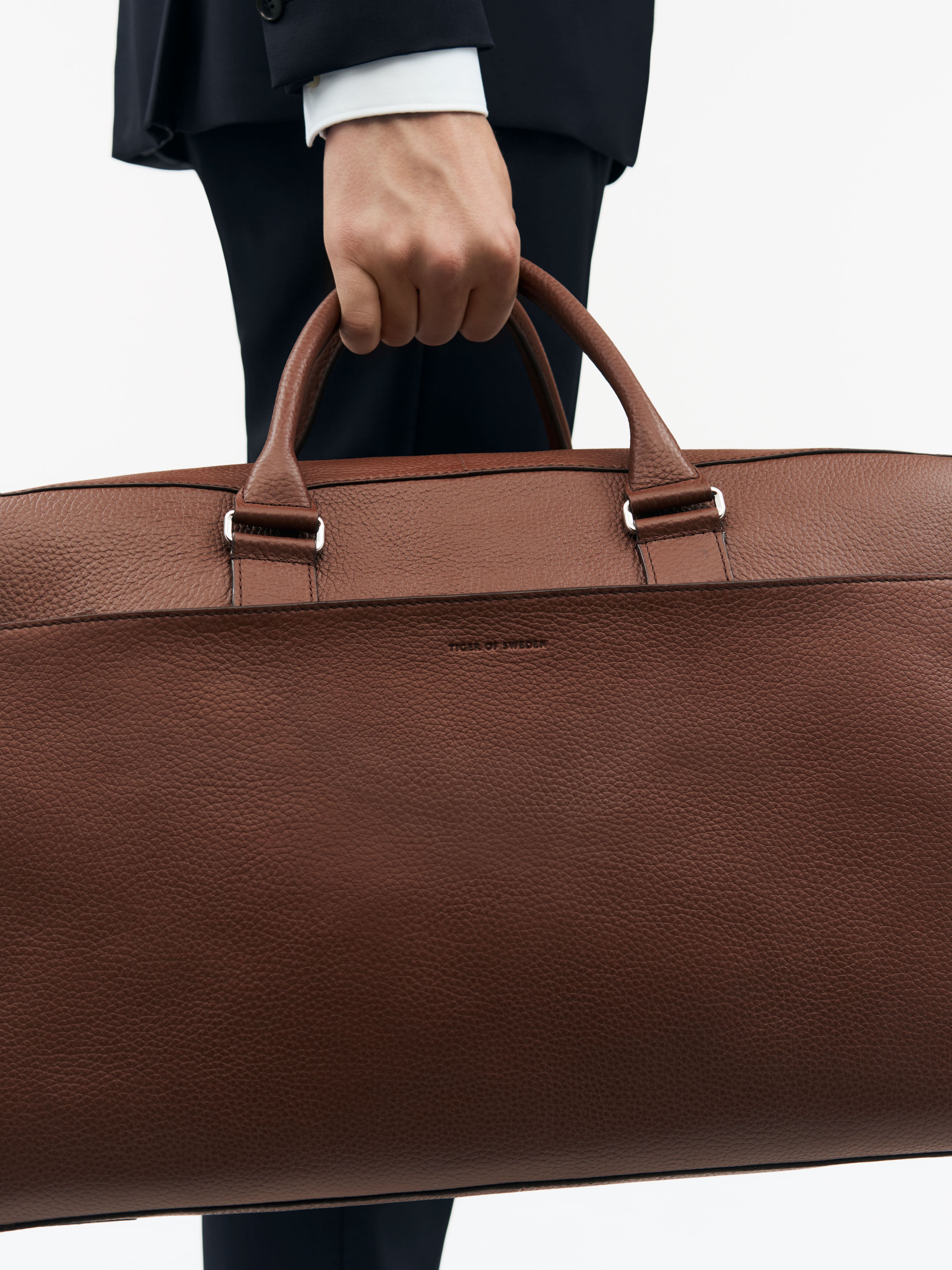 Brome Weekend Leather Bag - 5