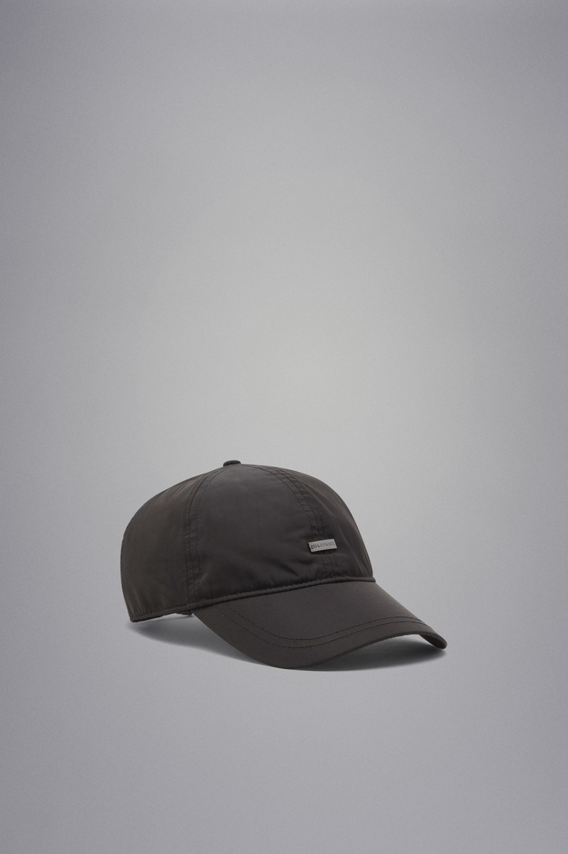 BASEBALL CAP WITH METAL PLATE - 1