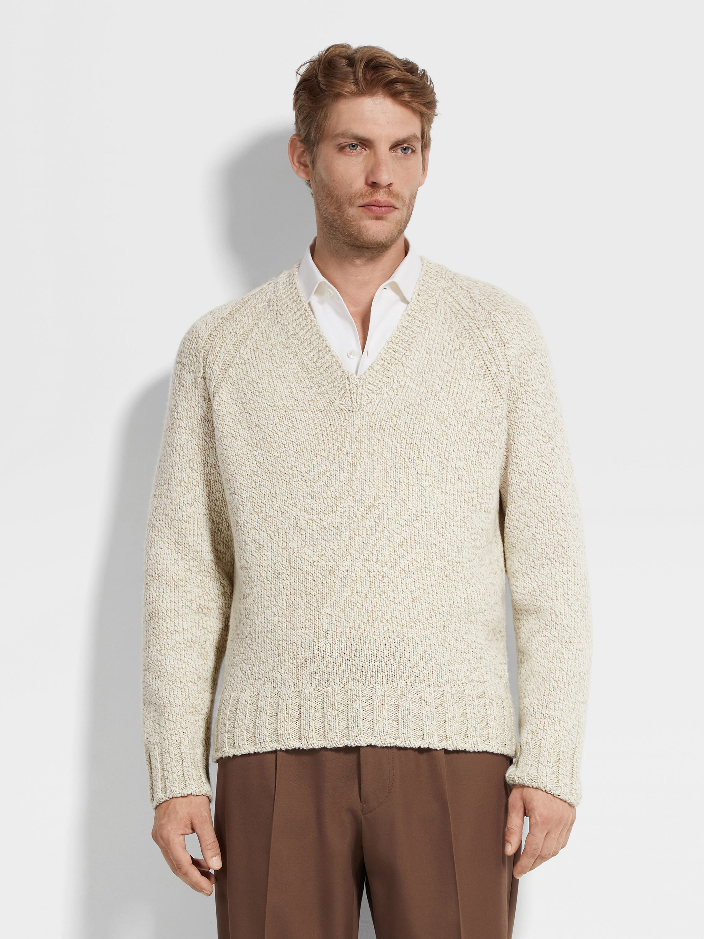 LIGHT TAUPE AND WHITE MÉLANGE CASHMERE AND WOOL V-NECK - 4