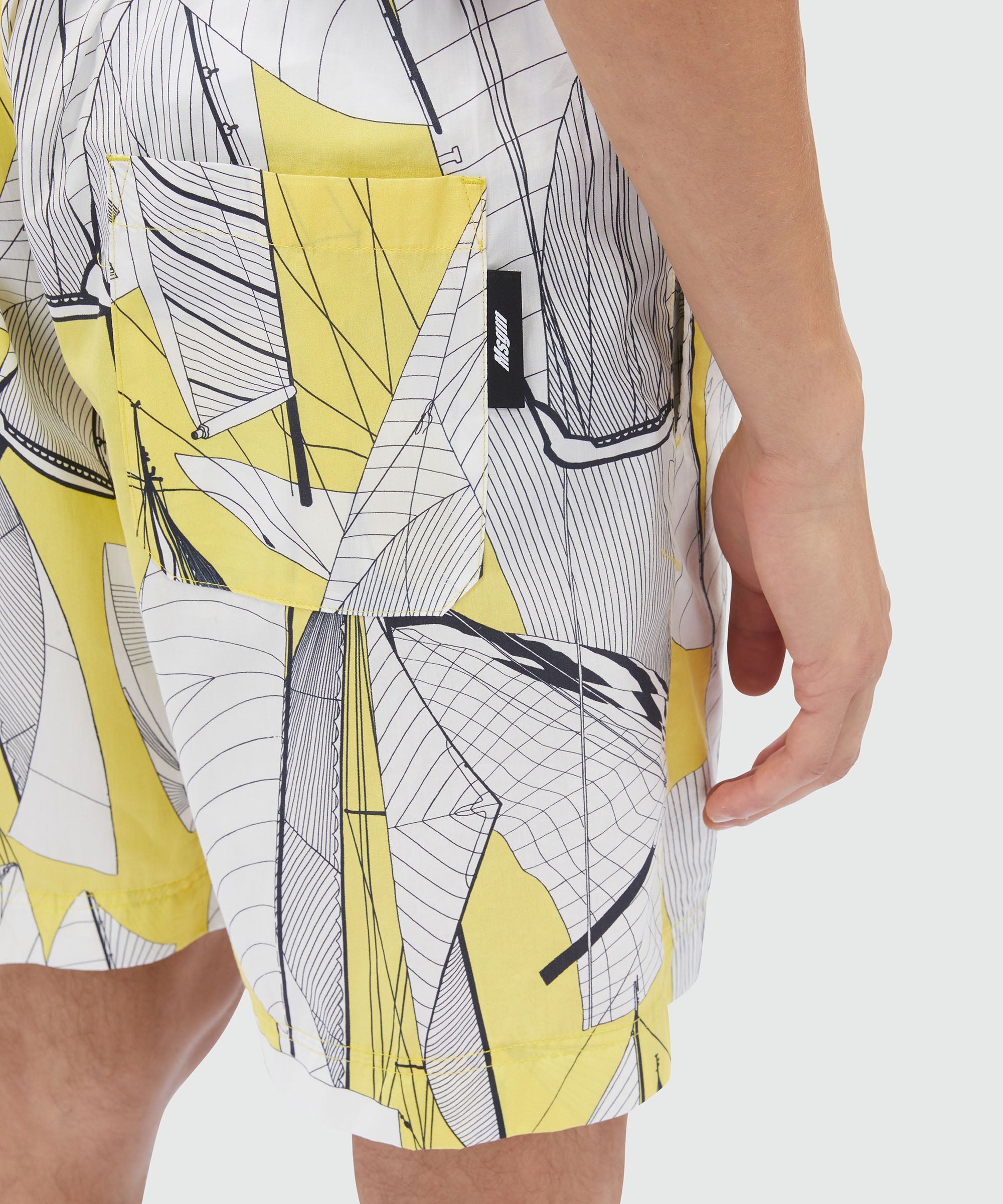 Bermuda shorts in yellow poplin with "Sale race" print - 5