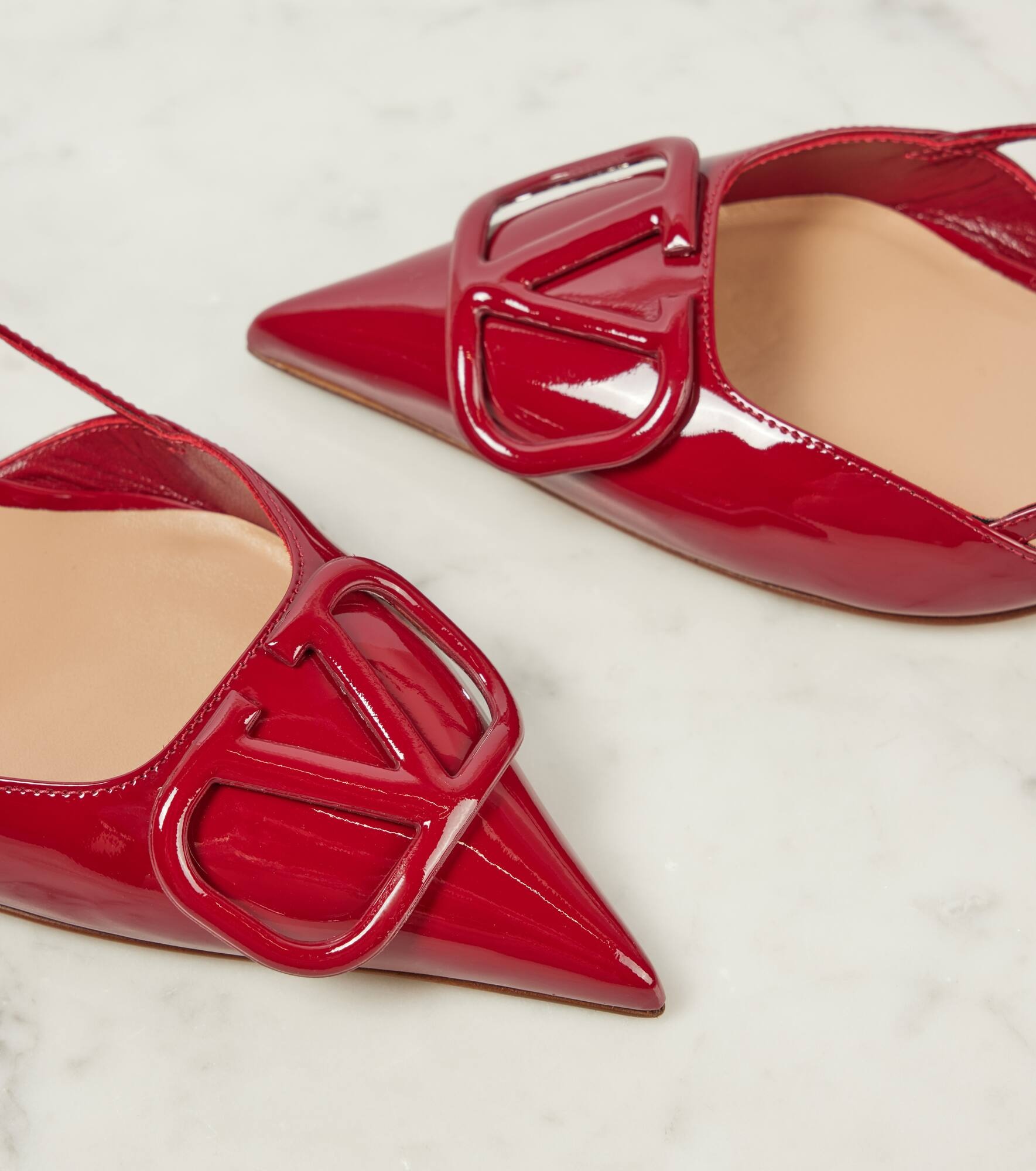 VLogo Signature patent leather slingback pumps - 6