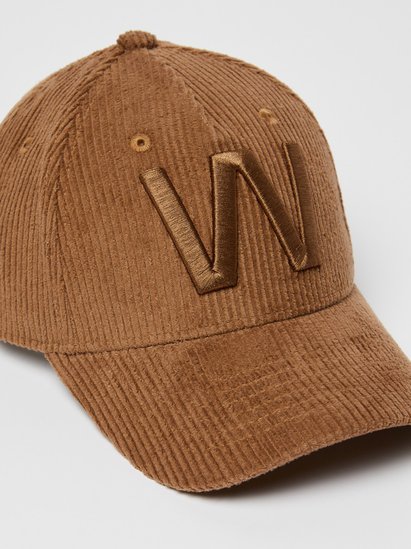 WEEKEND Max Mara ZAZA Velvet baseball cap outlook