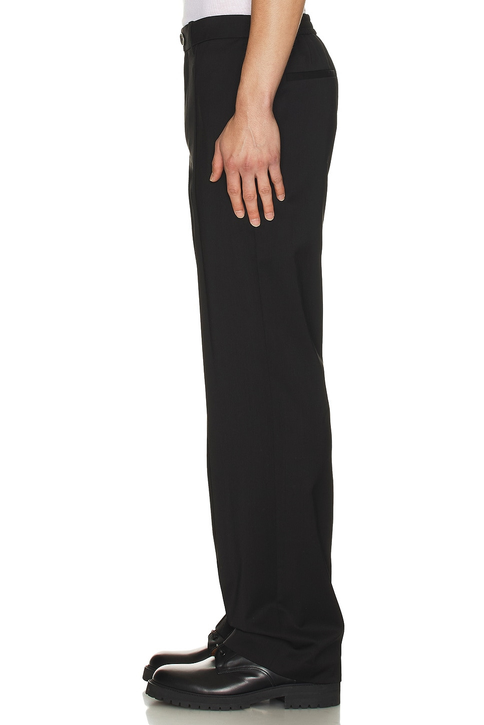 Relaxed Trouser in Black - 5