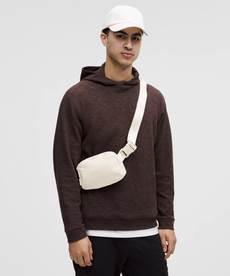 Everywhere Belt Bag with Long Strap 1L 6