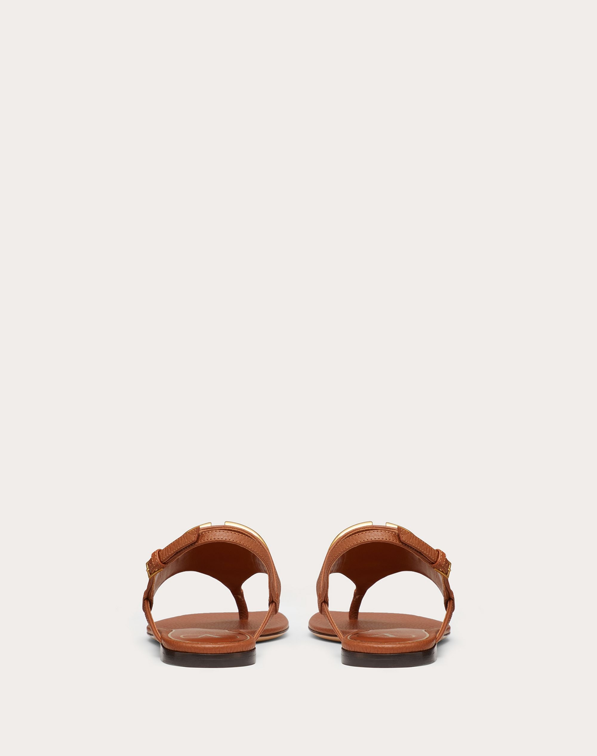 VLOGO SIGNATURE FLAT THONG SANDAL IN GRAINY CALFSKIN - 3