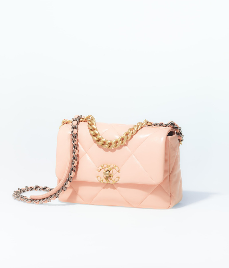 CHANEL CHANEL 19 Handbag outlook
