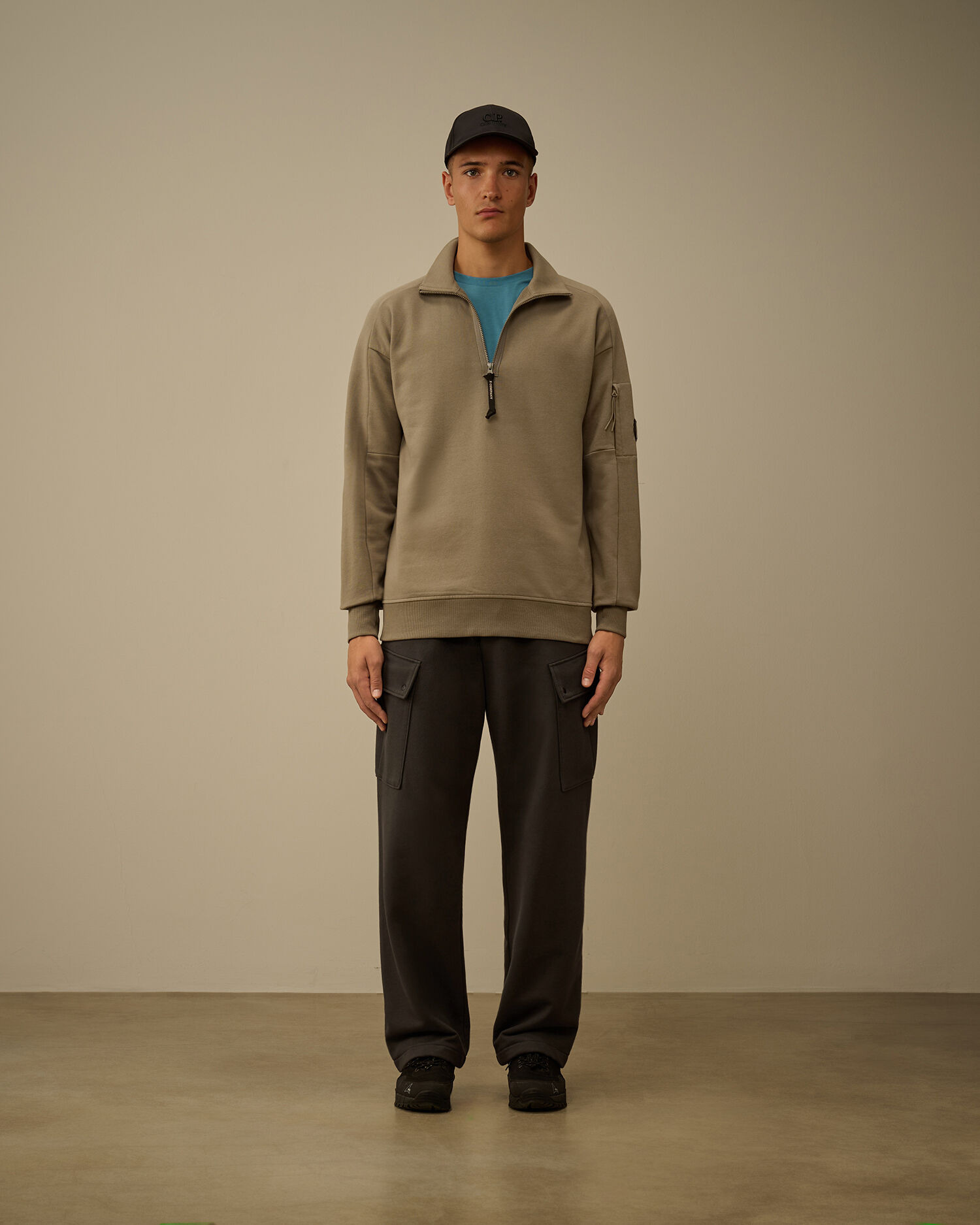 Diagonal Raised Fleece Cargo Sweatpants - 2