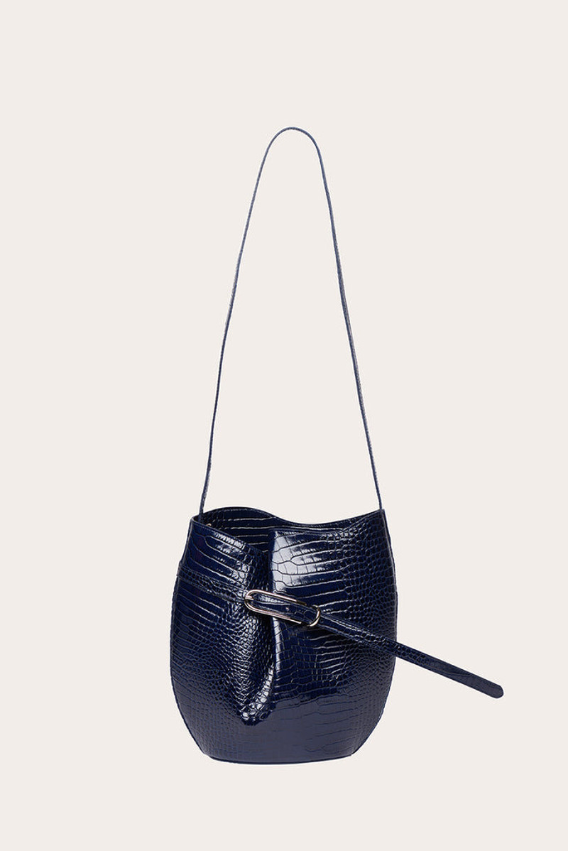 BELTED BUCKET BAG NAVY CROC 1