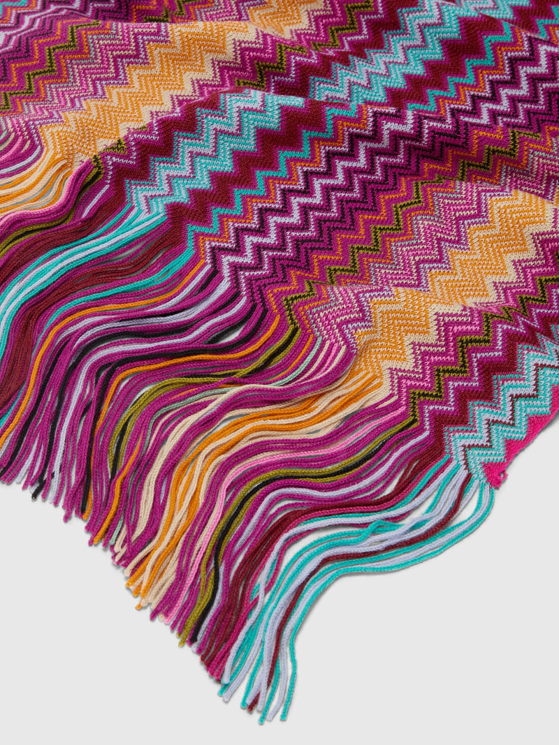 Missoni Scarf with zigzag pattern and fringes outlook