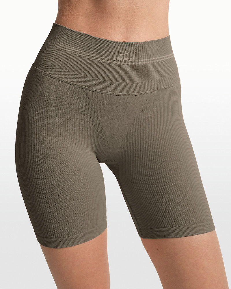 Nike NikeSKIMS Ribbed Seamless Women's 5" Shorts outlook